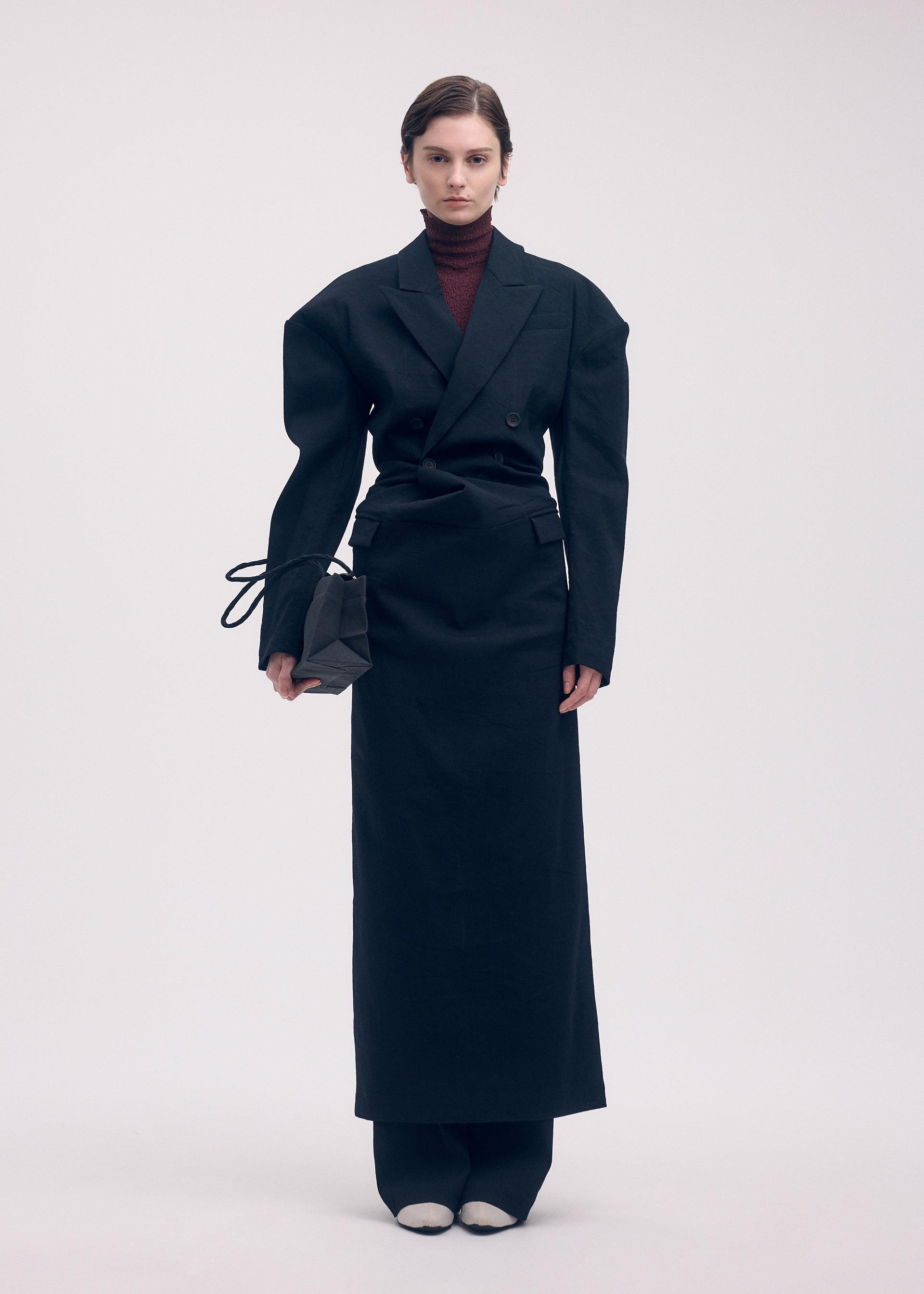 本日発送　祝日お値引き！ プリーツプリーズ　ブラック半袖ワンピース 喪服・礼服】日本製生地使用 洗える防しわ前開きスタンドカラー