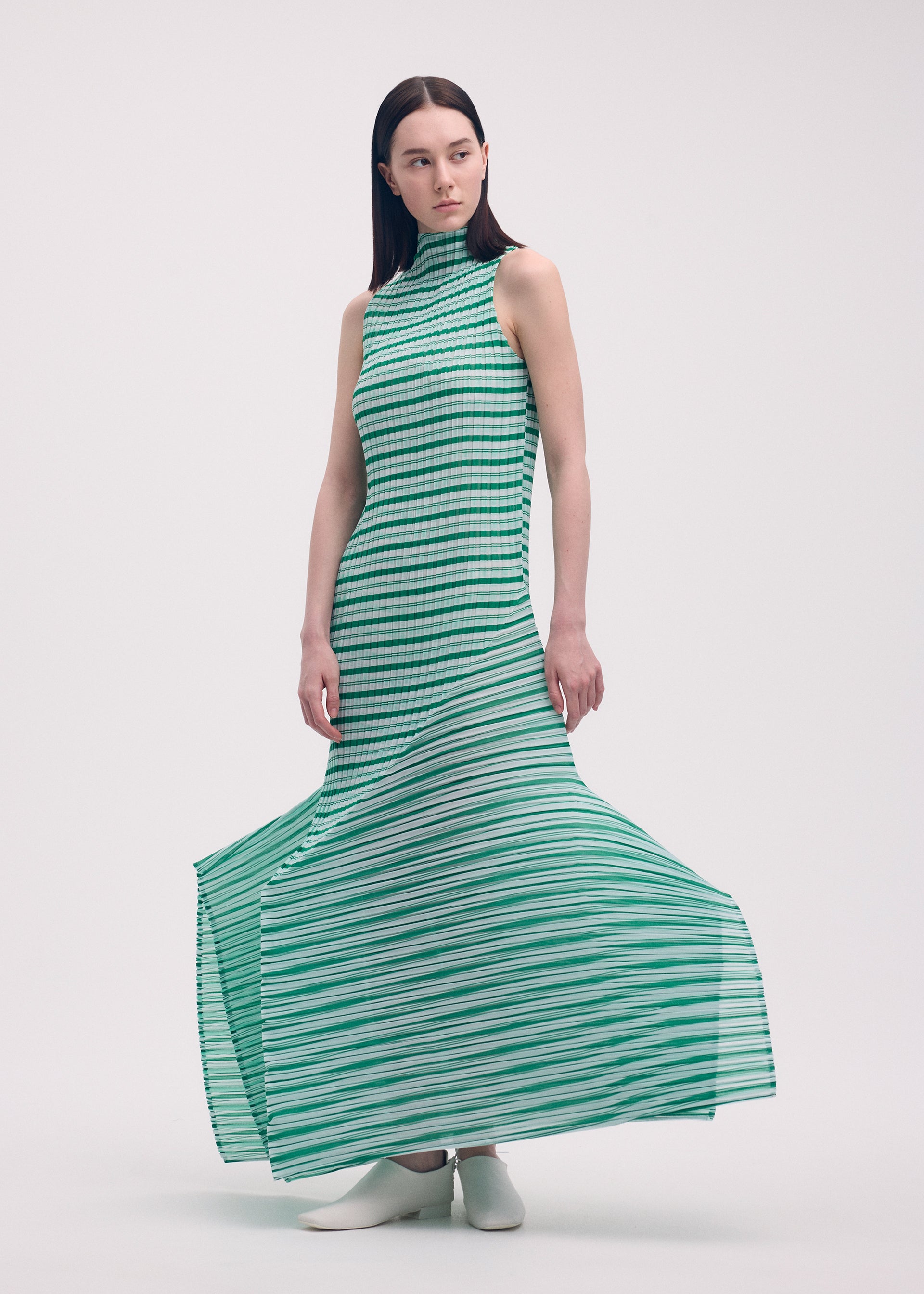 GENERIC STRIPES (MACHINE PLEATS) – isseymiyake.com