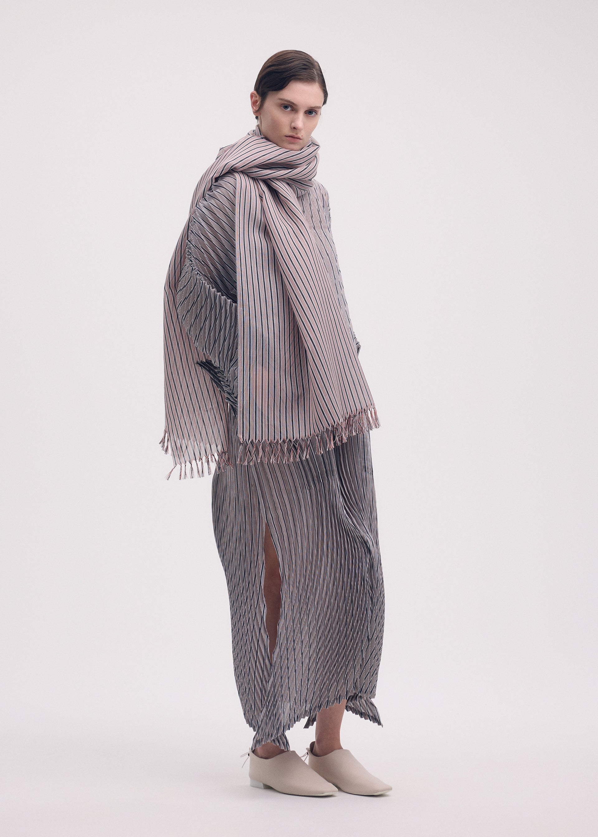 GENERIC STRIPES (HAND PLEATS) – isseymiyake.com