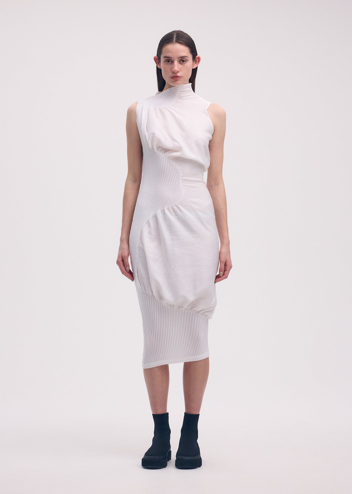 KNIT (CONTOUR) PLEATS、ウィメンズ_ワンピース、着用画像1