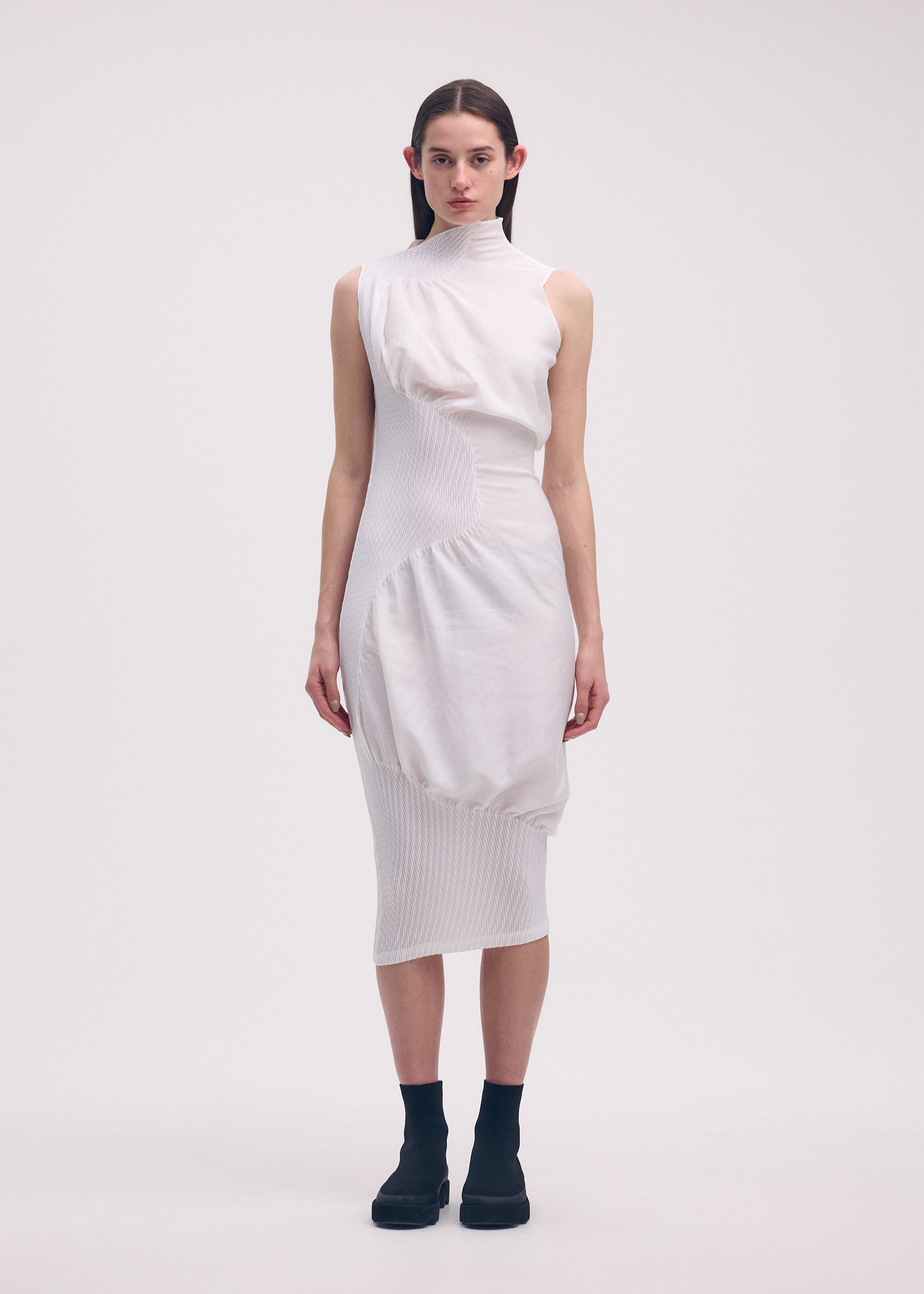 KNIT (CONTOUR) PLEATS、ウィメンズ_ワンピース、着用画像1