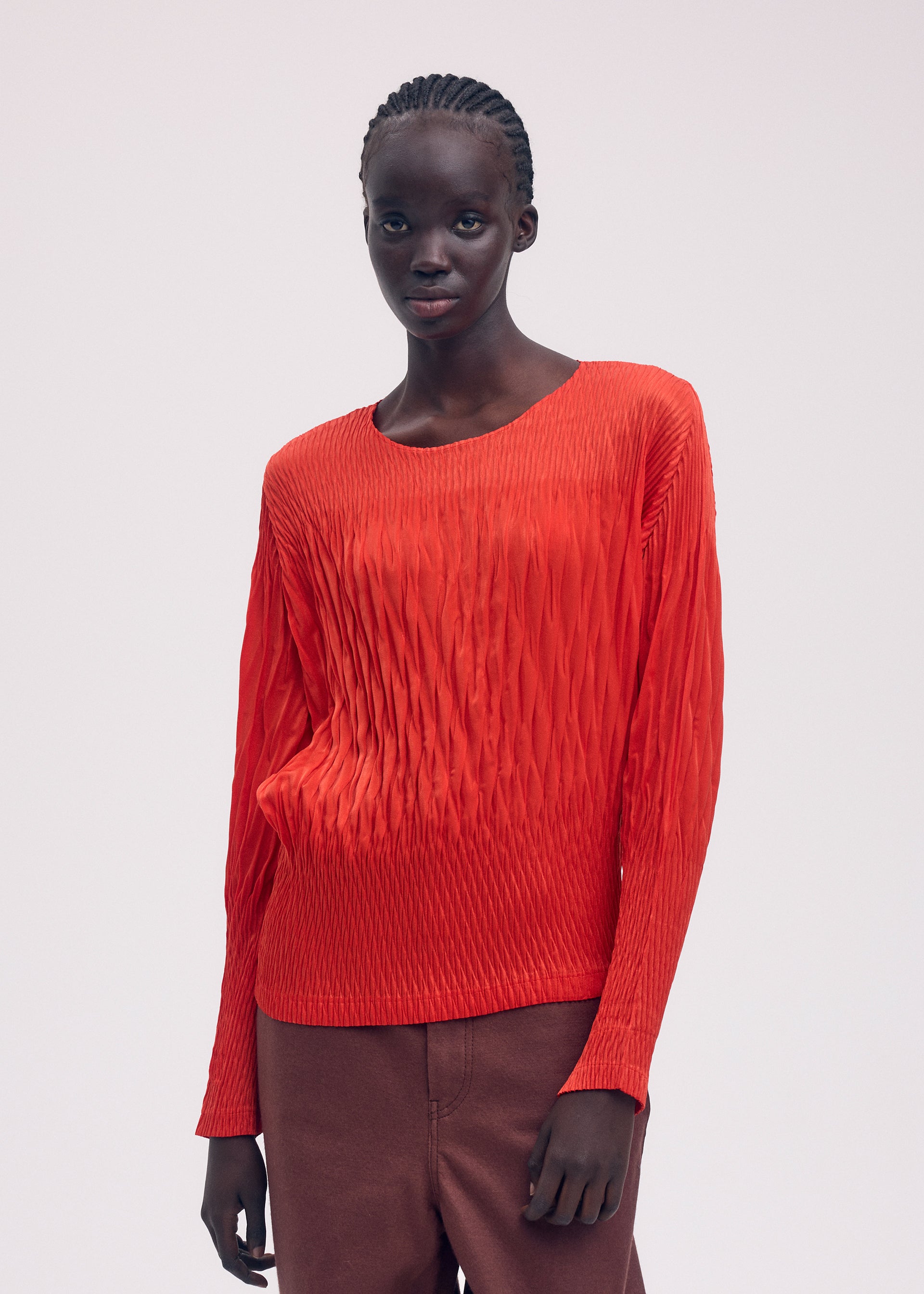SUEDE LIKE PUFF PLEATS、ウィメンズ_トップス_トップ、着用画像2