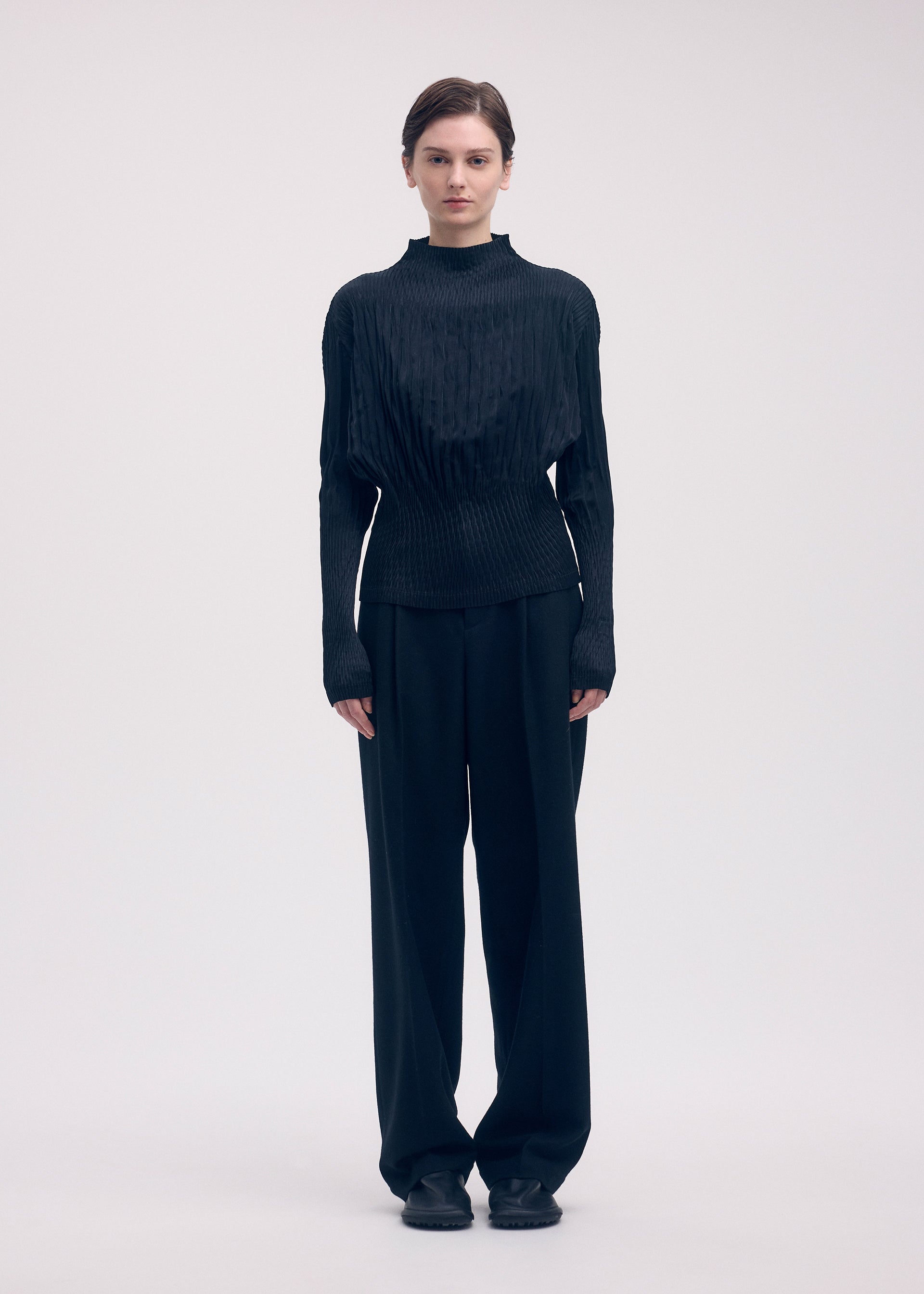 SUEDE LIKE PUFF PLEATS、ウィメンズ_トップス_トップ、着用画像1