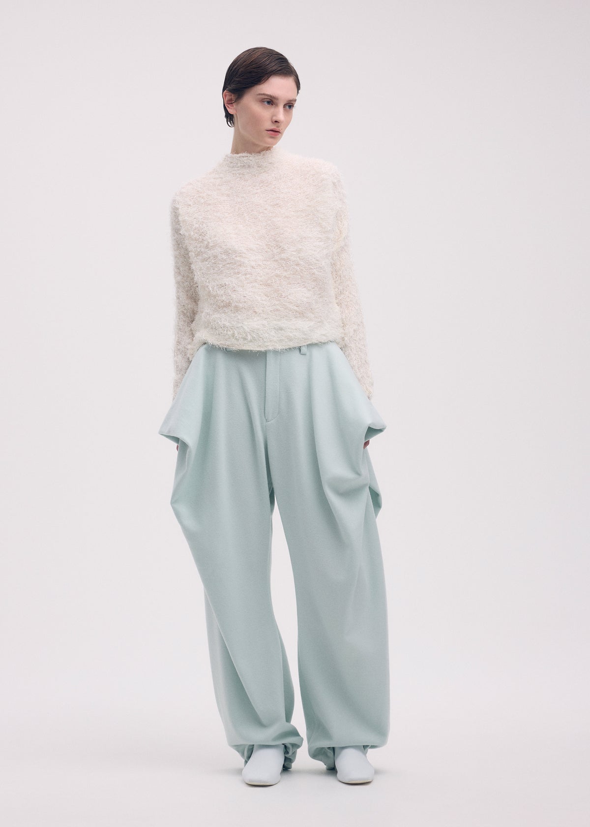 SHIFTED FUZZY PLEATS、ウィメンズ_トップス_トップ、着用画像2