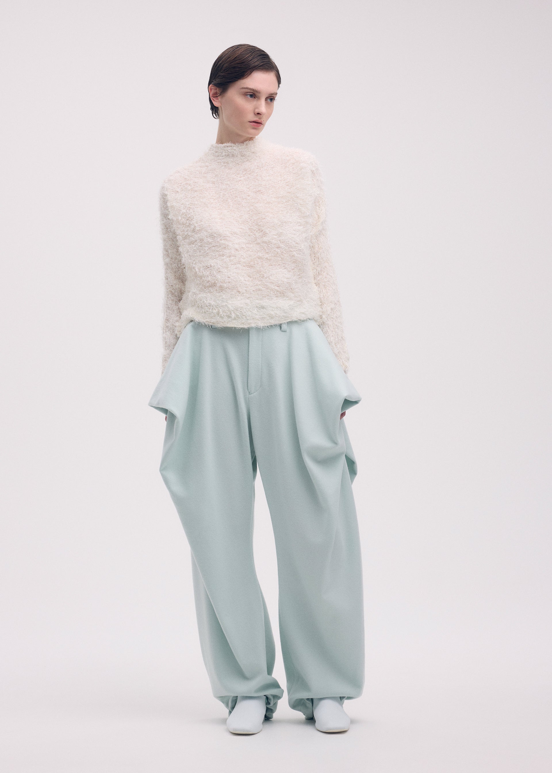 SHIFTED FUZZY PLEATS、ウィメンズ_トップス_トップ、着用画像2