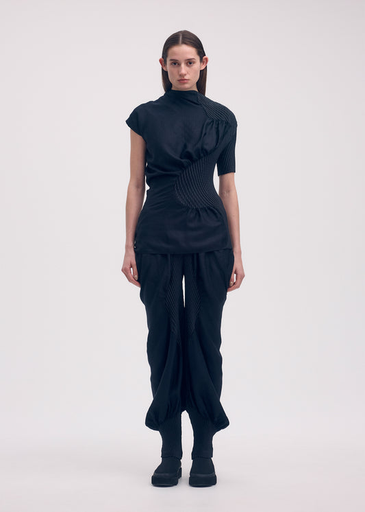 KNIT (CONTOUR) PLEATS、ウィメンズ_トップス_トップ、着用画像1