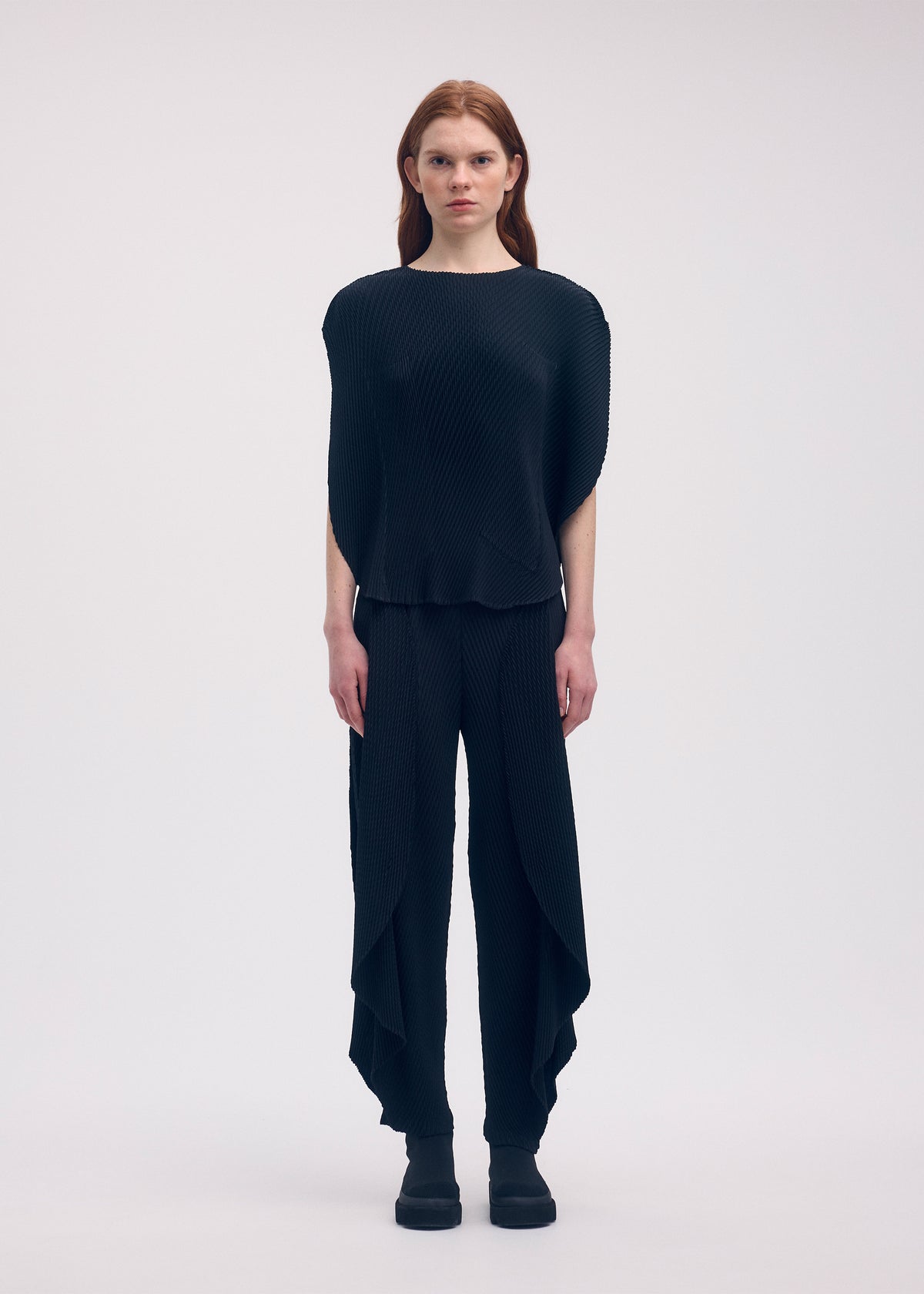 ORBICULAR PLEATS、ウィメンズ_トップス_トップ、着用画像1