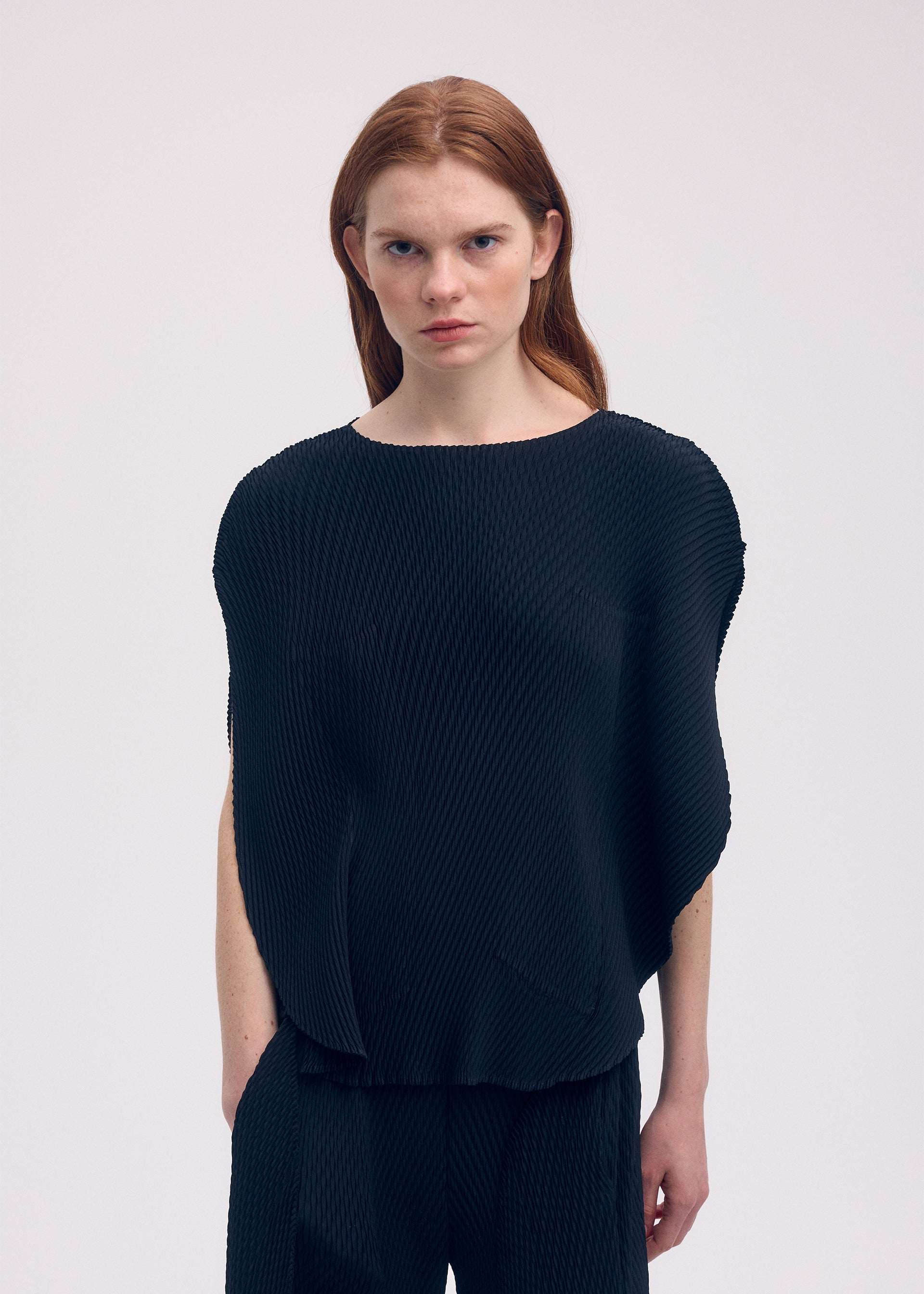 ORBICULAR PLEATS、ウィメンズ_トップス_トップ、着用画像3