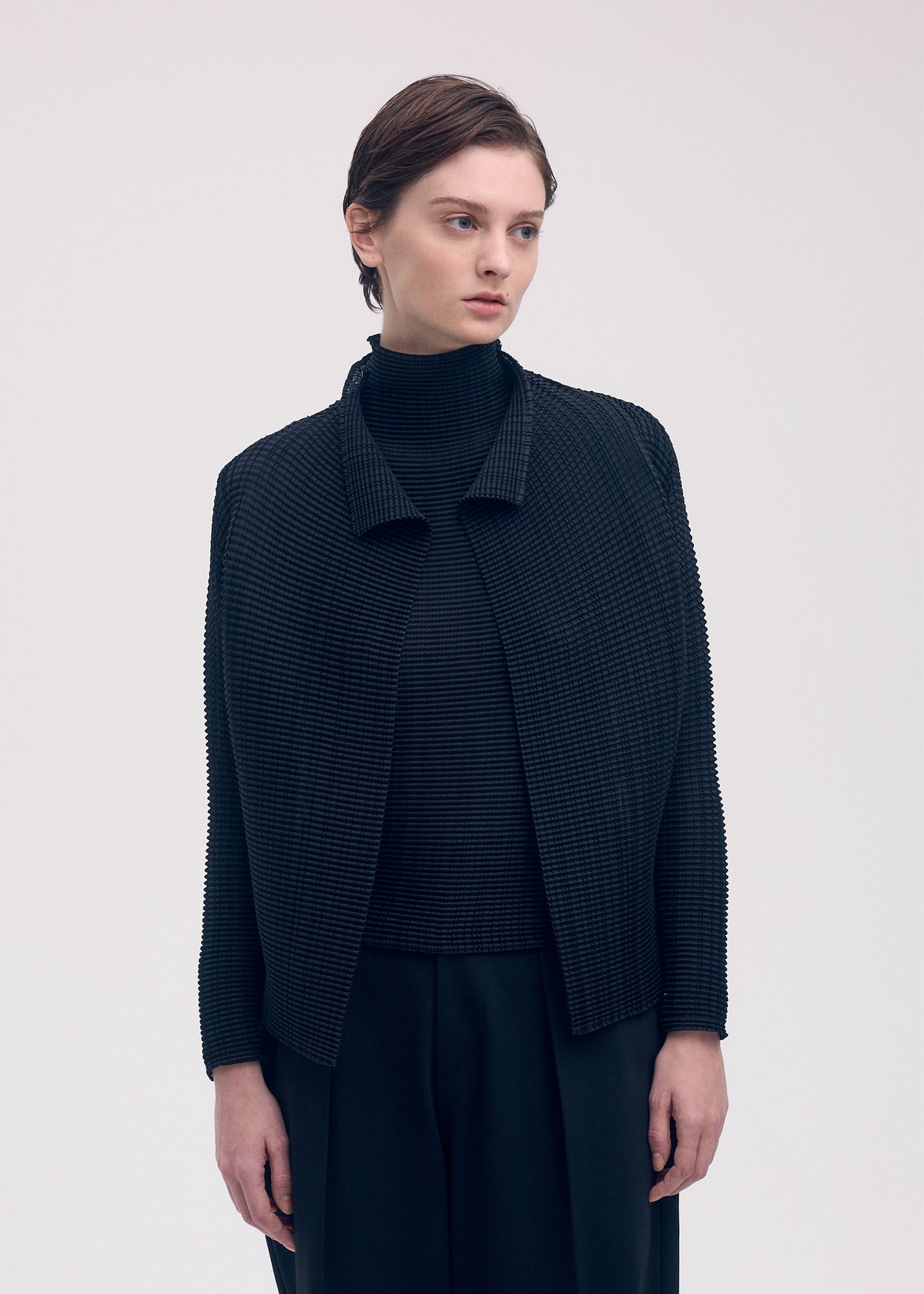 WOOLY PLEATS BK/WT-58、ウィメンズ_トップス_カーディガン、着用画像2