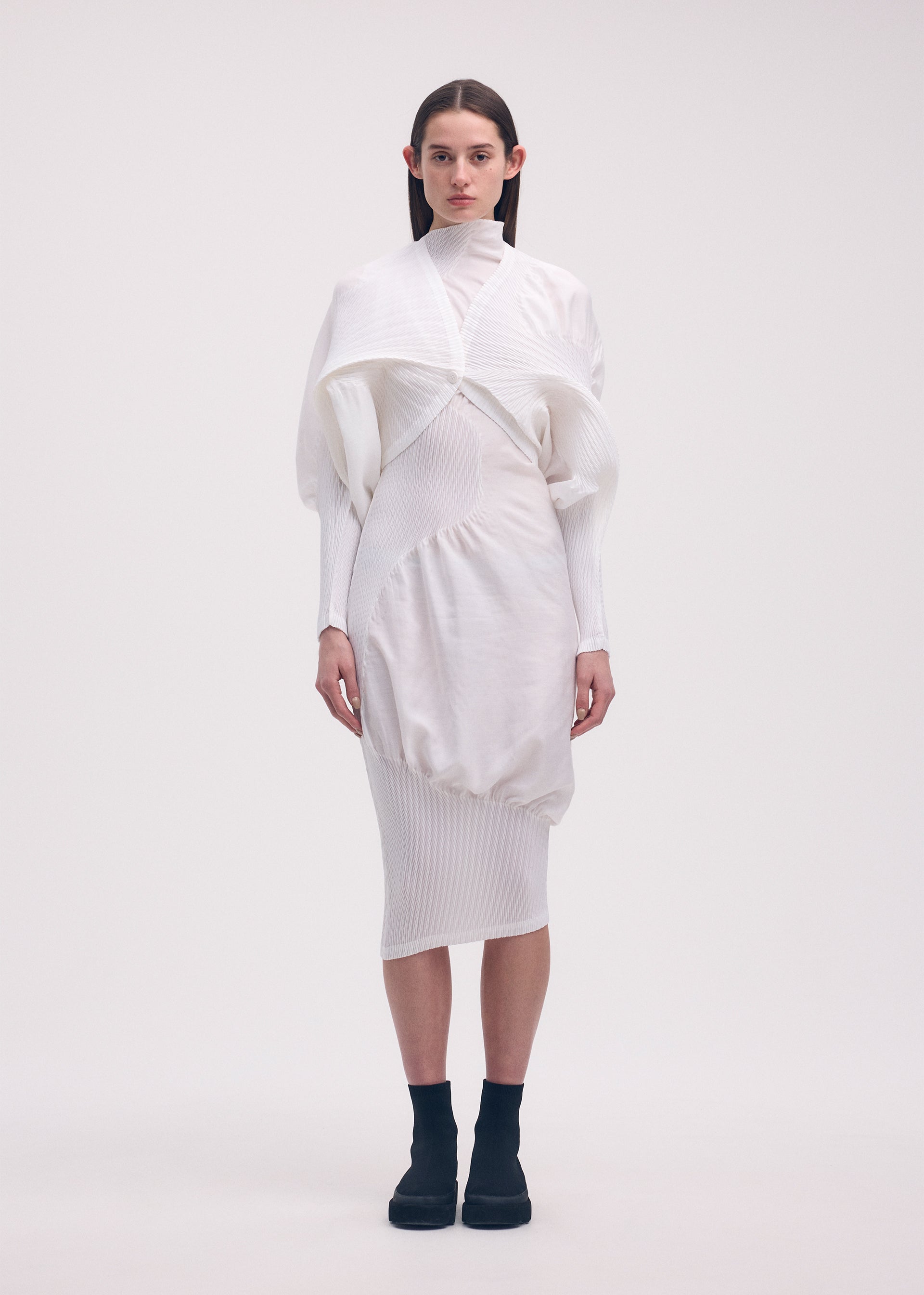 KNIT (CONTOUR) PLEATS、ウィメンズ_トップス_カーディガン、着用画像1