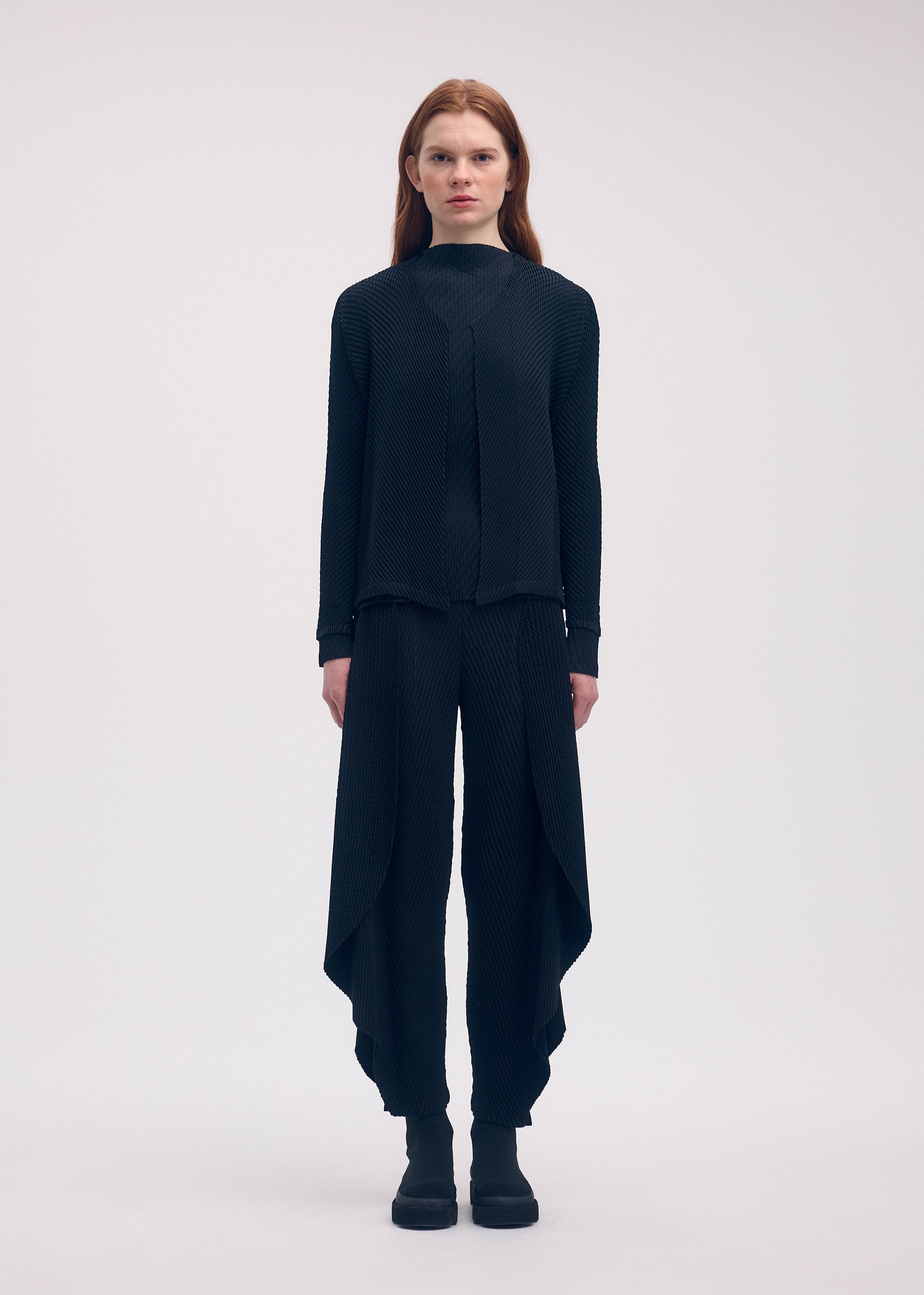 ウィメンズ／トップス／カーディガン – isseymiyake.com