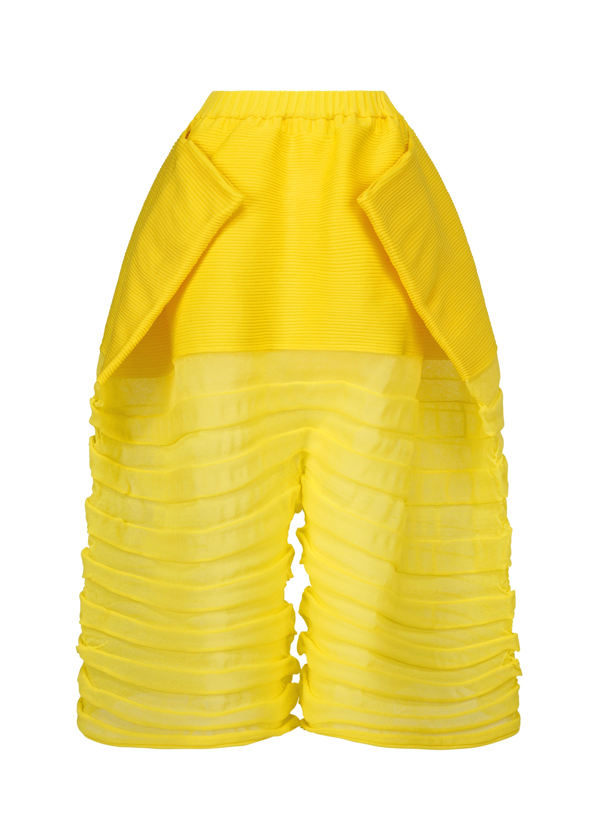 MOVING KNIT – isseymiyake.com