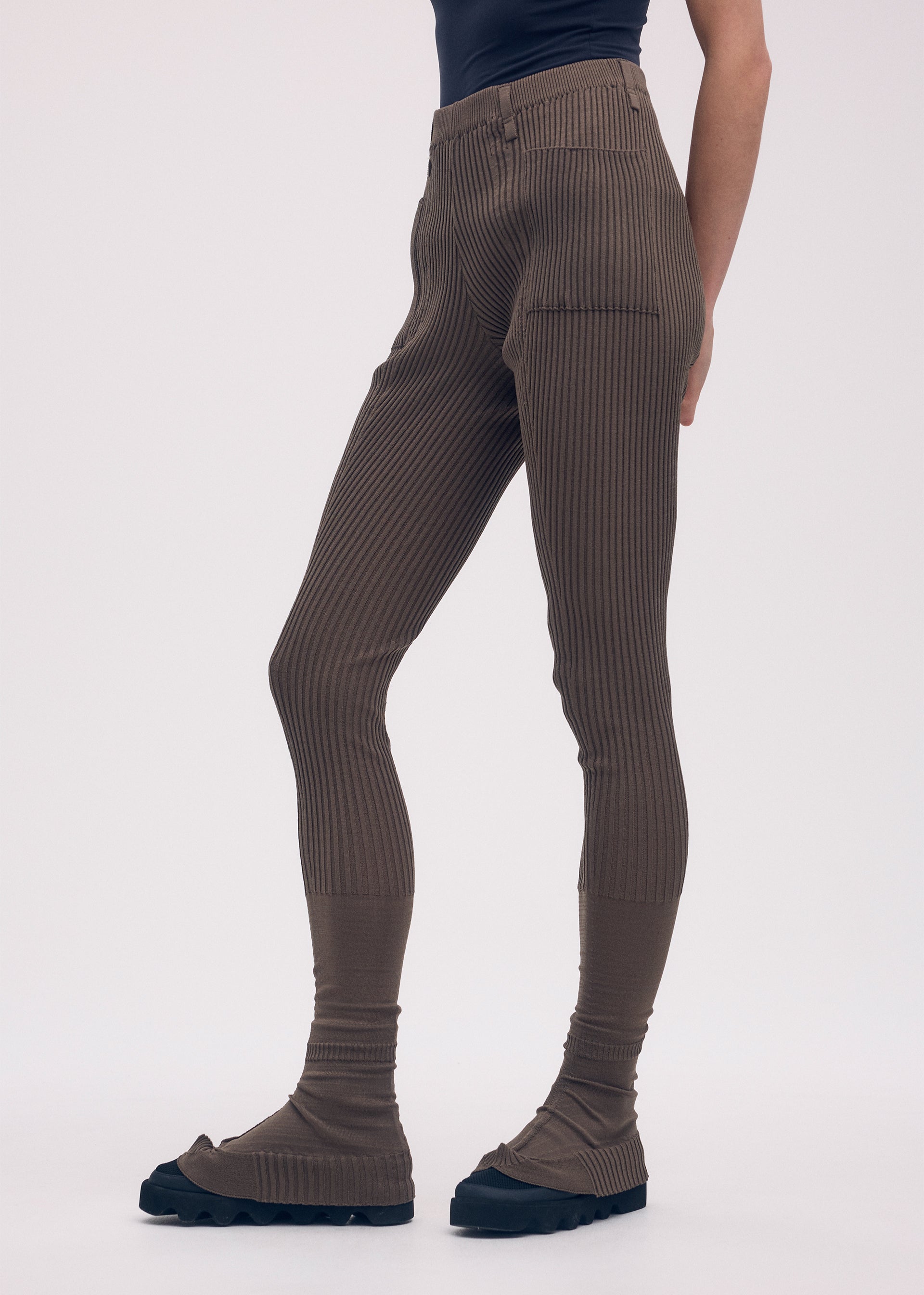 ODD PANTS – isseymiyake.com