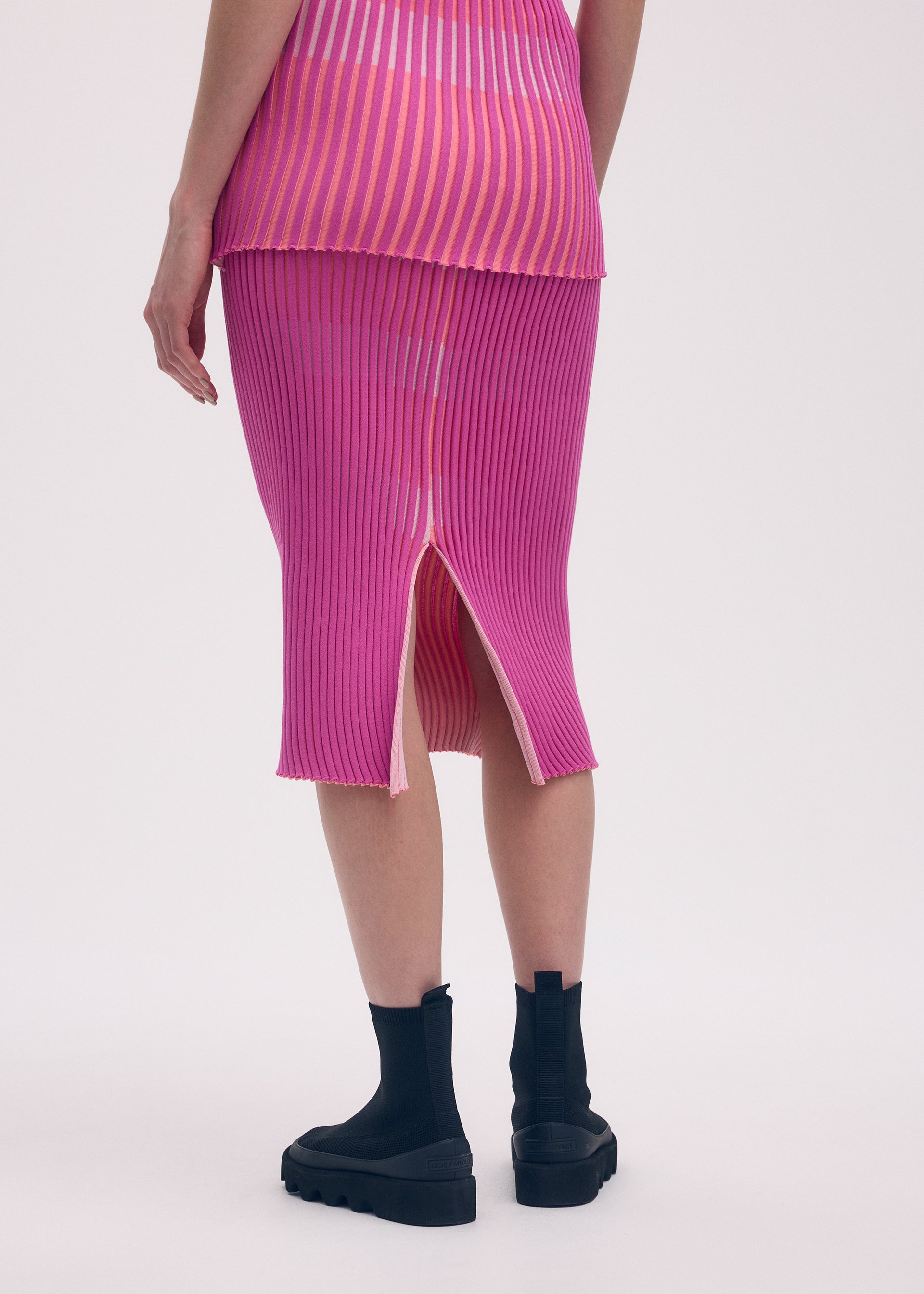 STRIPE PLATING KNIT – isseymiyake.com