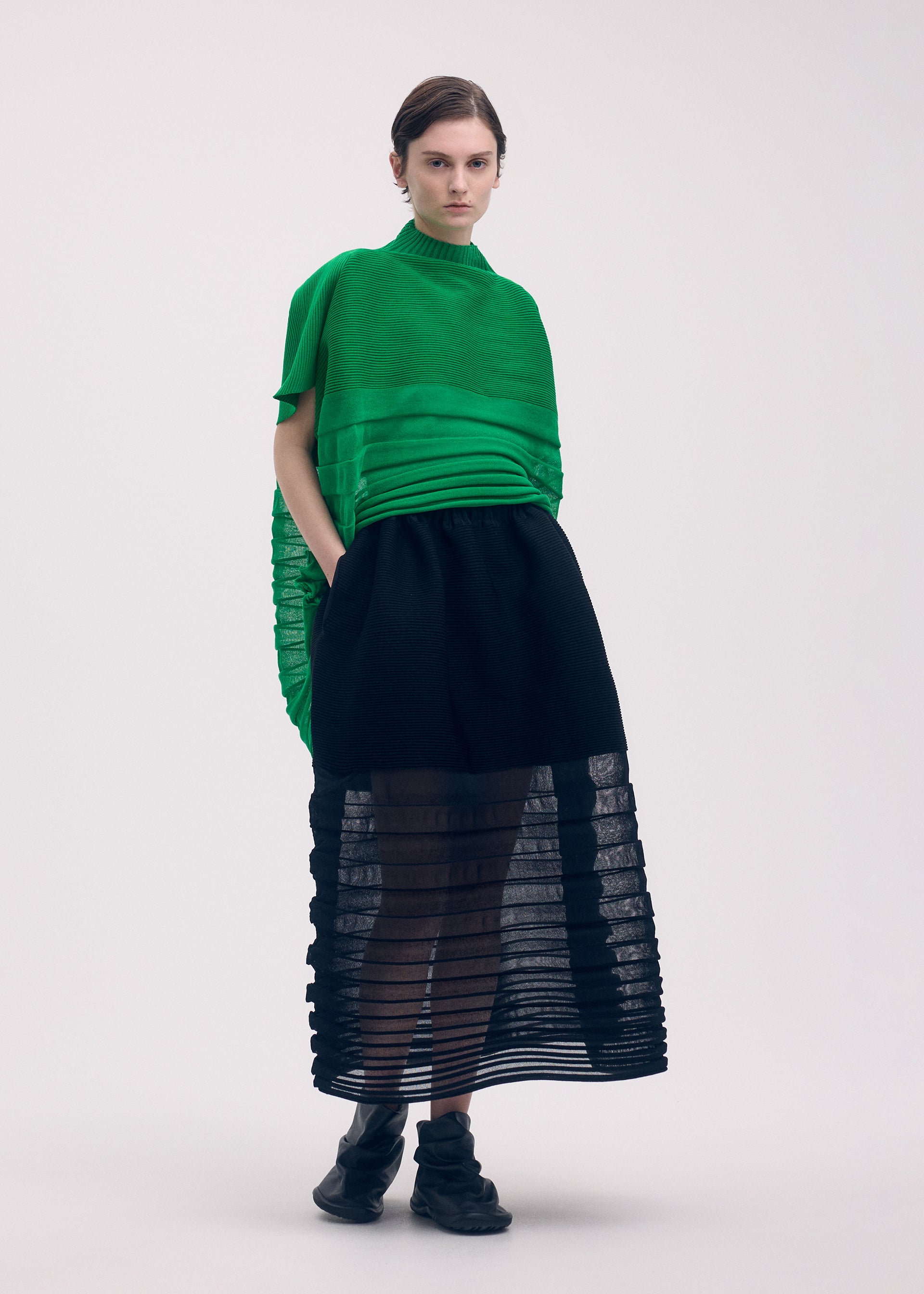 MOVING KNIT、ウィメンズ_ニット、着用画像2