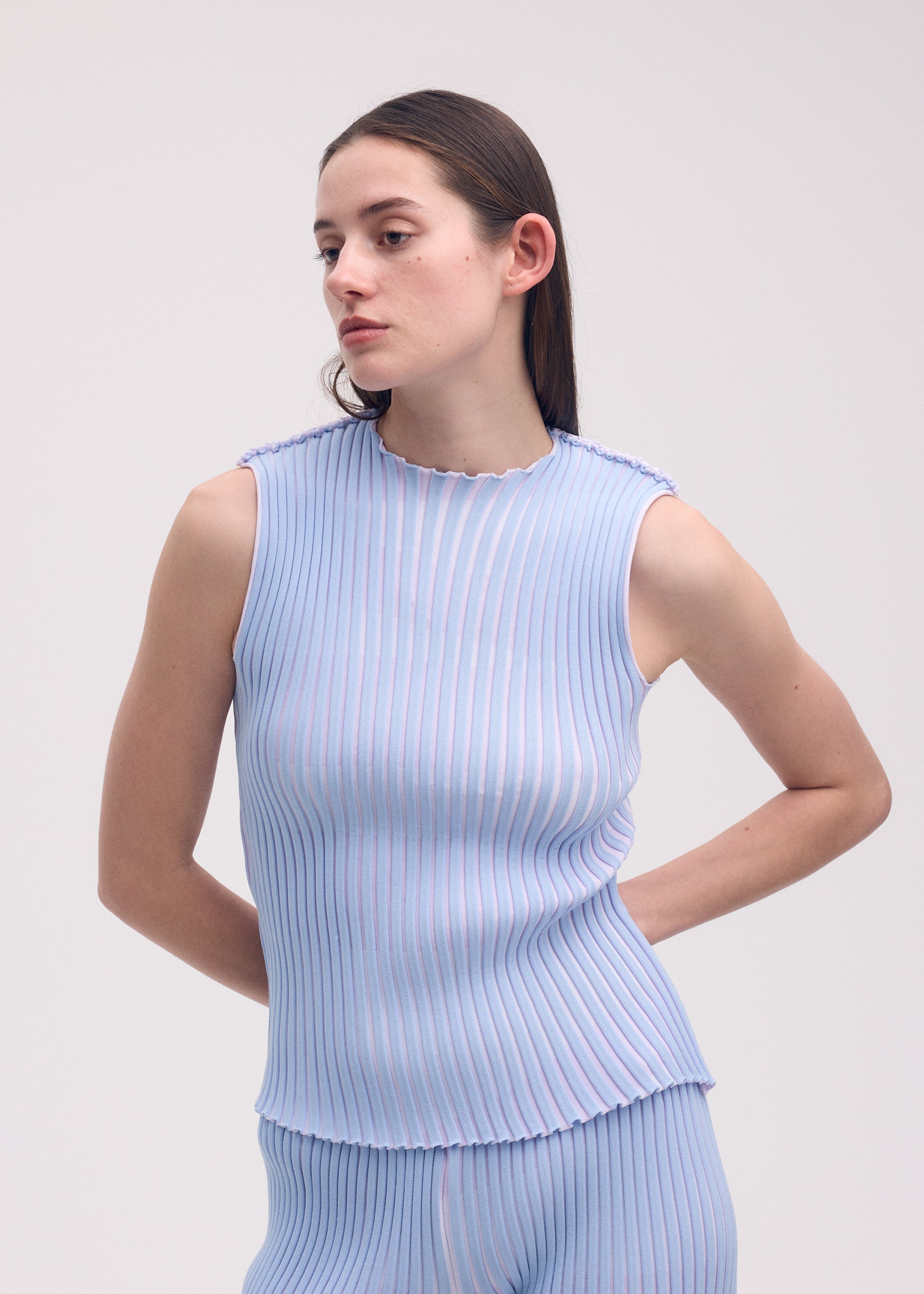 ISSEY MIYAKE ストライプニット Issey Miyake - ストライプ ニット トップ をオンライン購入
