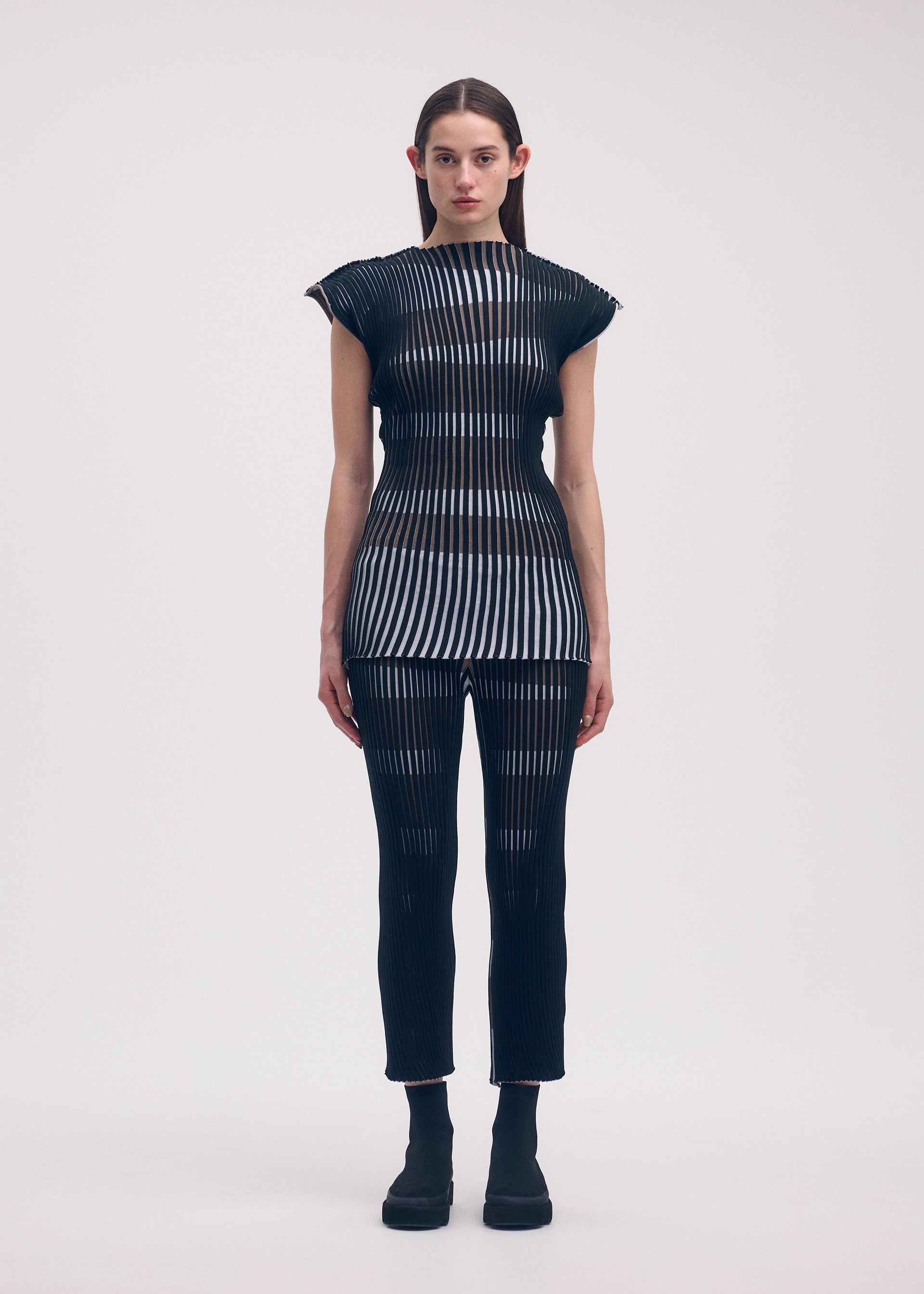 ウィメンズ／トップス／トップ – isseymiyake.com