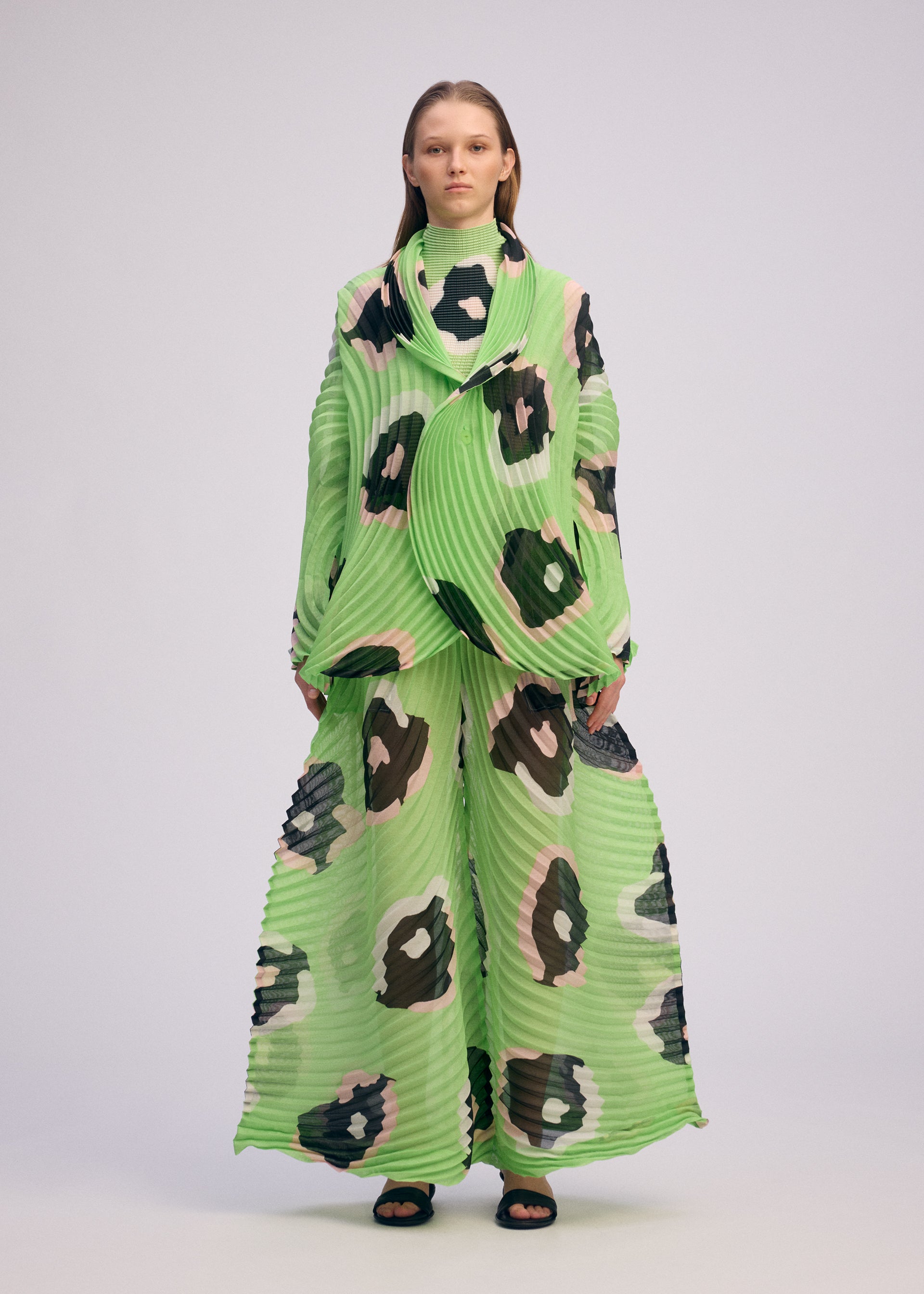 【みい】 VERVE – isseymiyake.com
