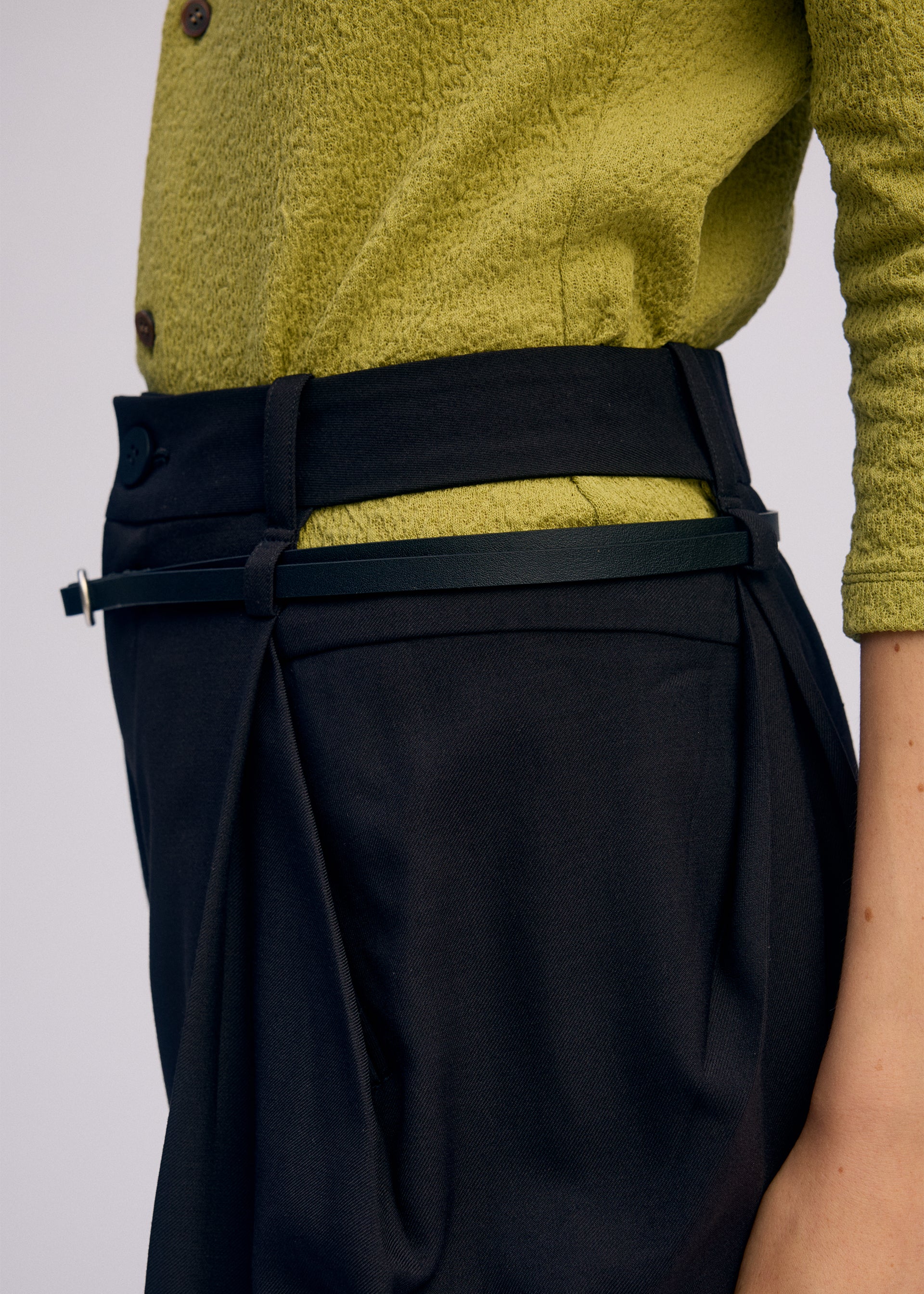 BELTED WOOL PANTS – isseymiyake.com
