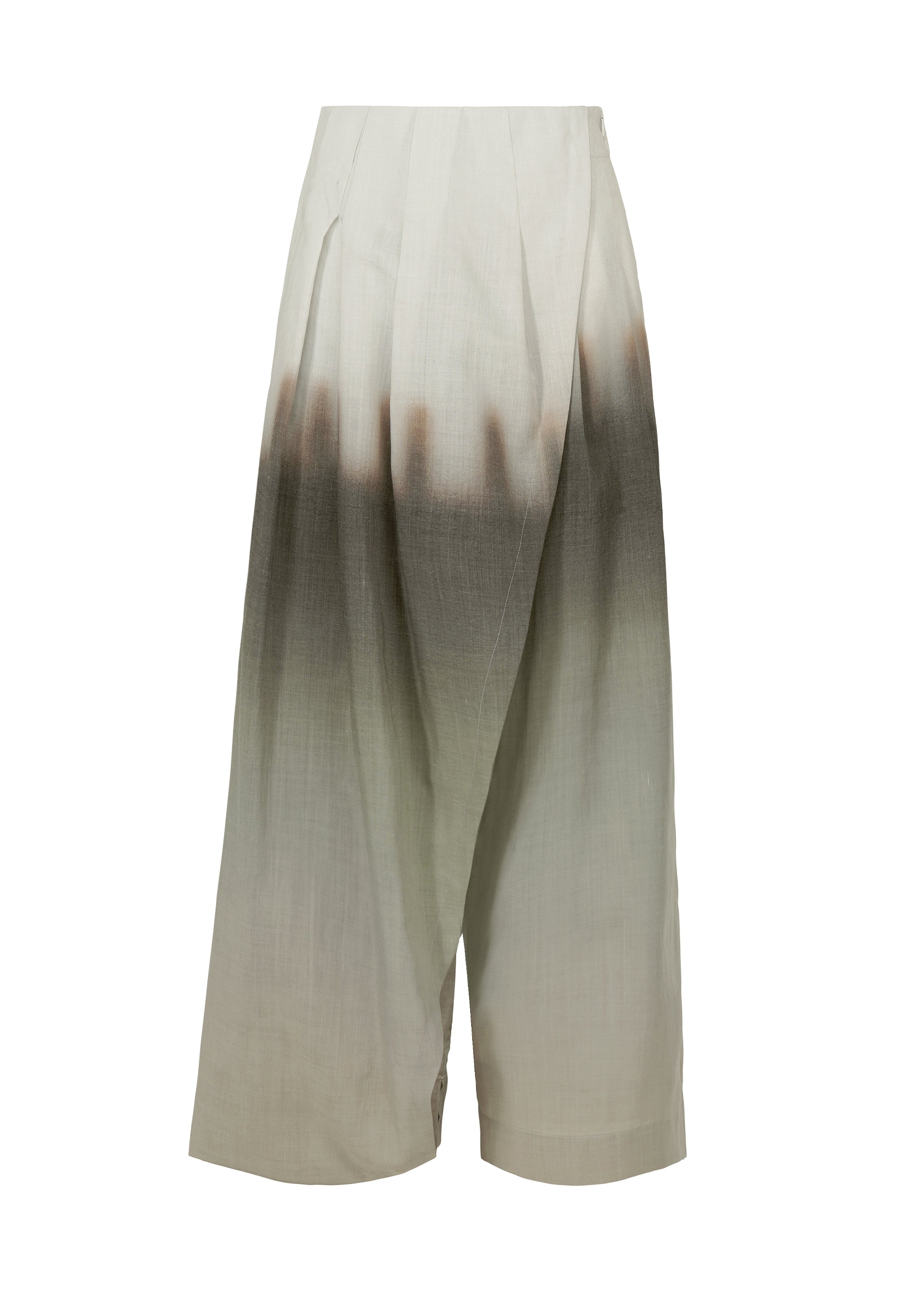 ウィメンズ／パンツ – Page 3 – isseymiyake.com