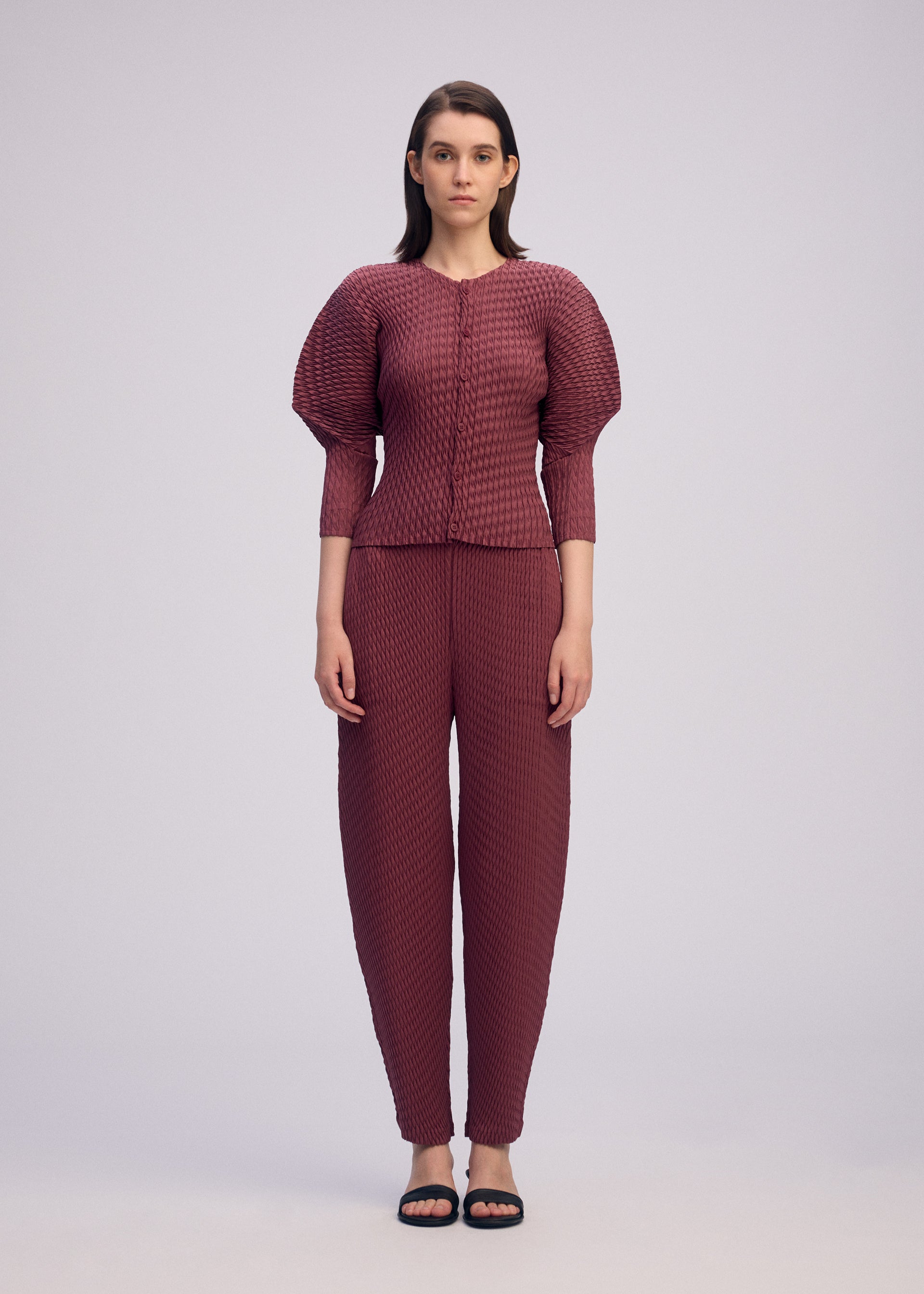 ＆ellecy　パンツ SLEEK PLEATS – isseymiyake.com