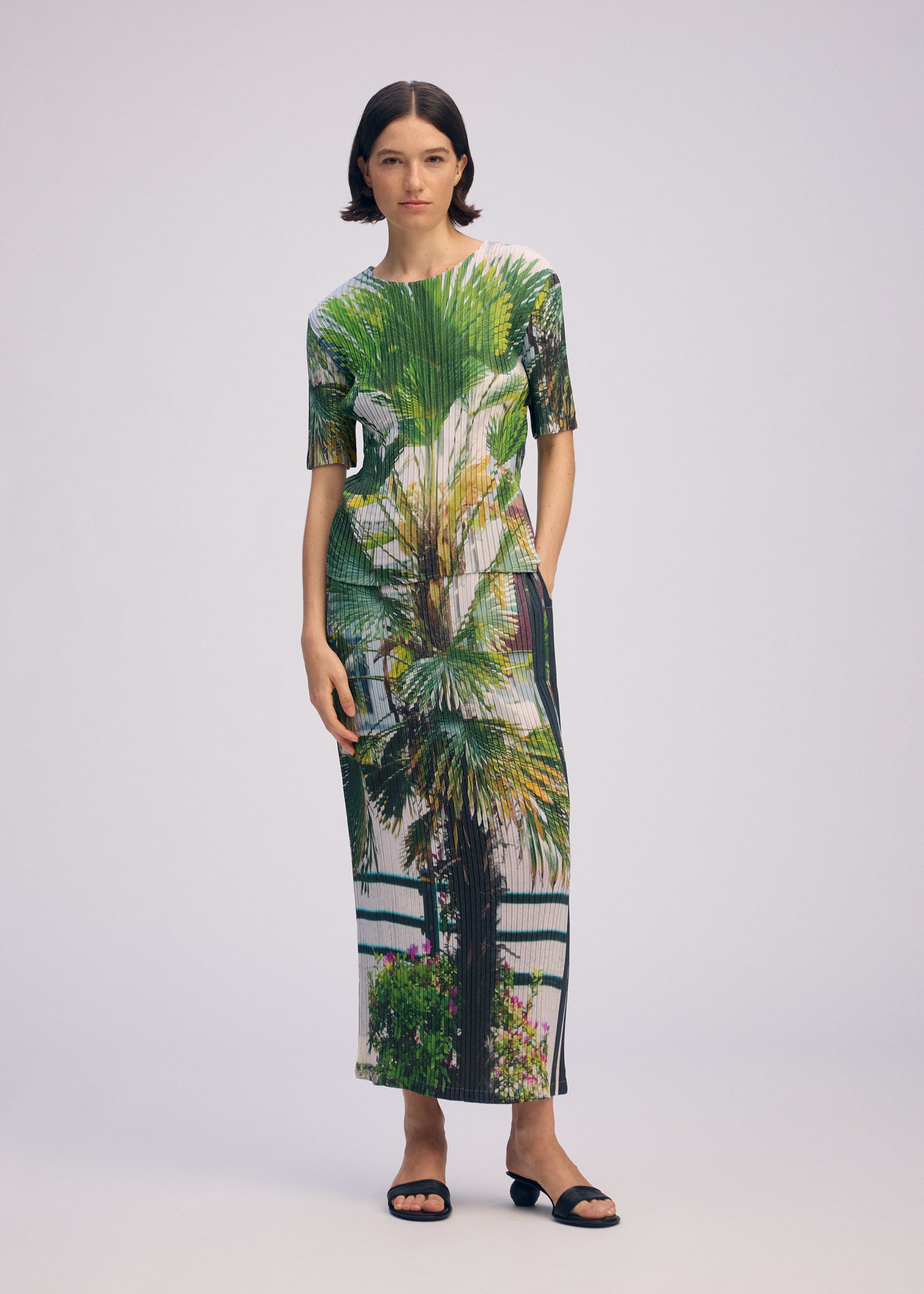 URBAN JUNGLE PLEATS、ウィメンズ_スカート、着用画像2
