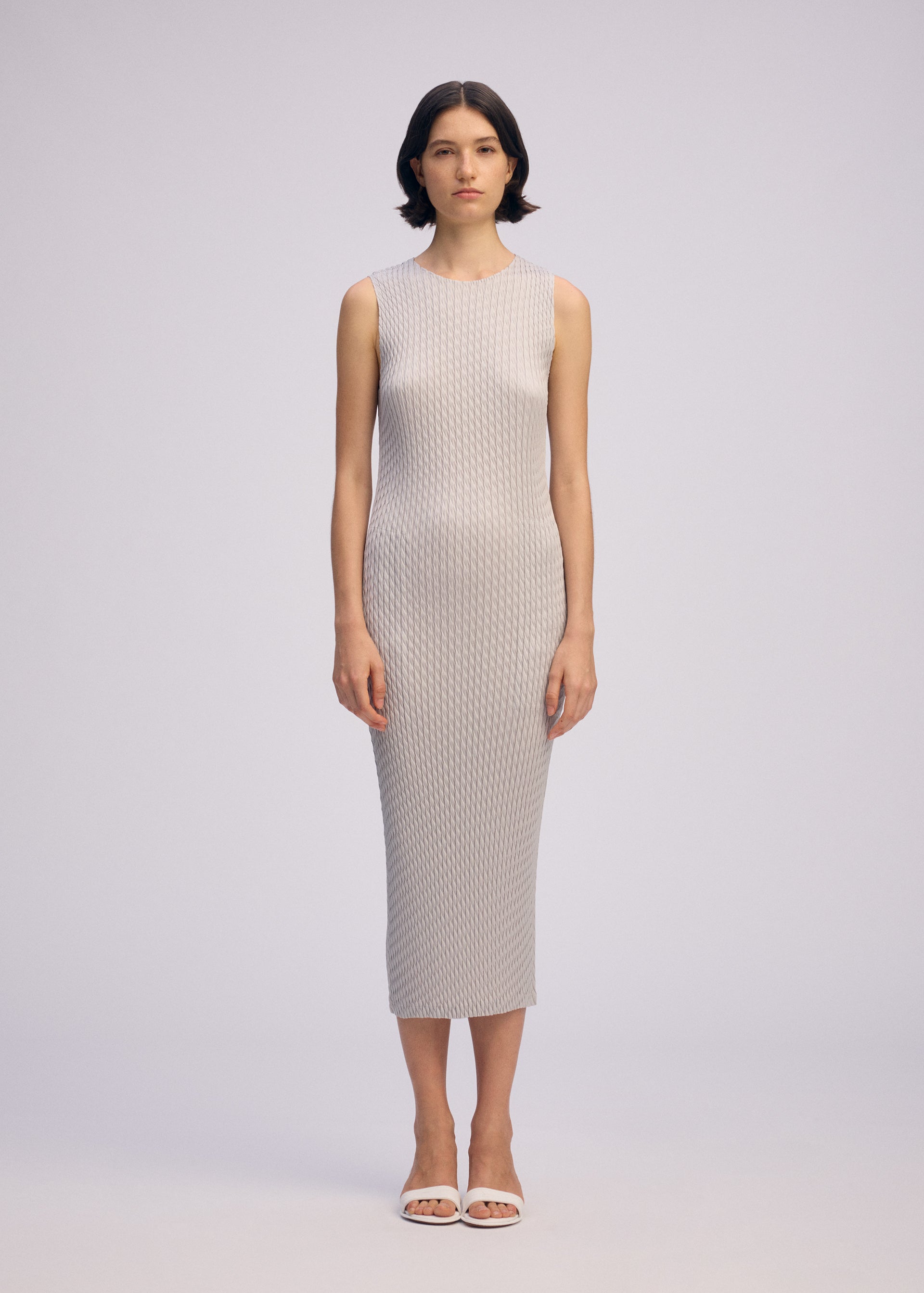 SLEEK PLEATS – isseymiyake.com