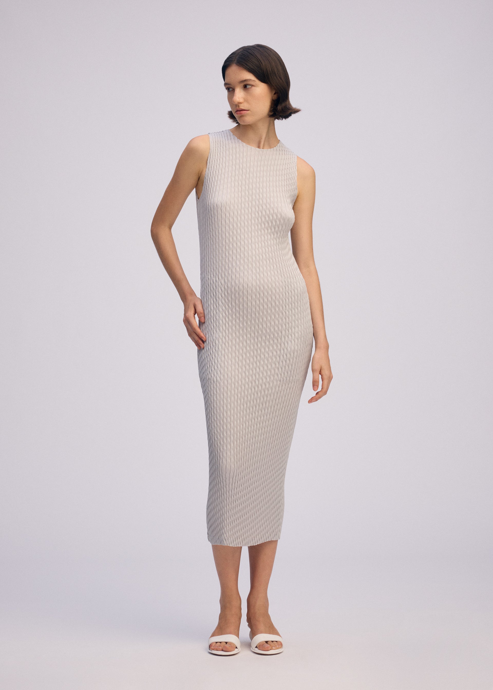 SLEEK PLEATS – isseymiyake.com
