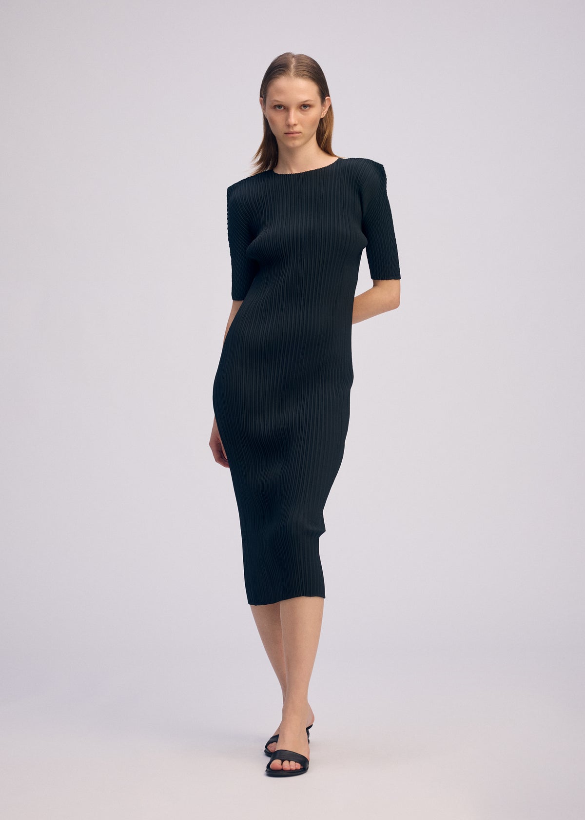 BOX SHOULDER PLEATS、ウィメンズ_ワンピース、着用画像2