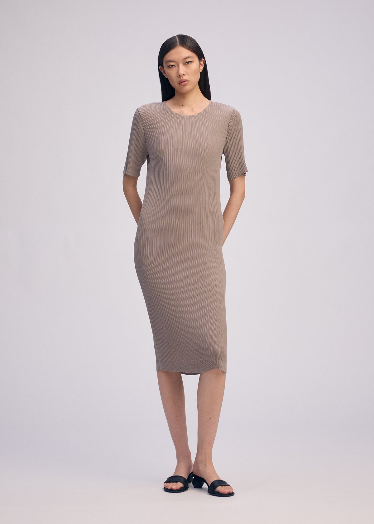 HATCHING PLEATS、ウィメンズ_ワンピース、着用画像3