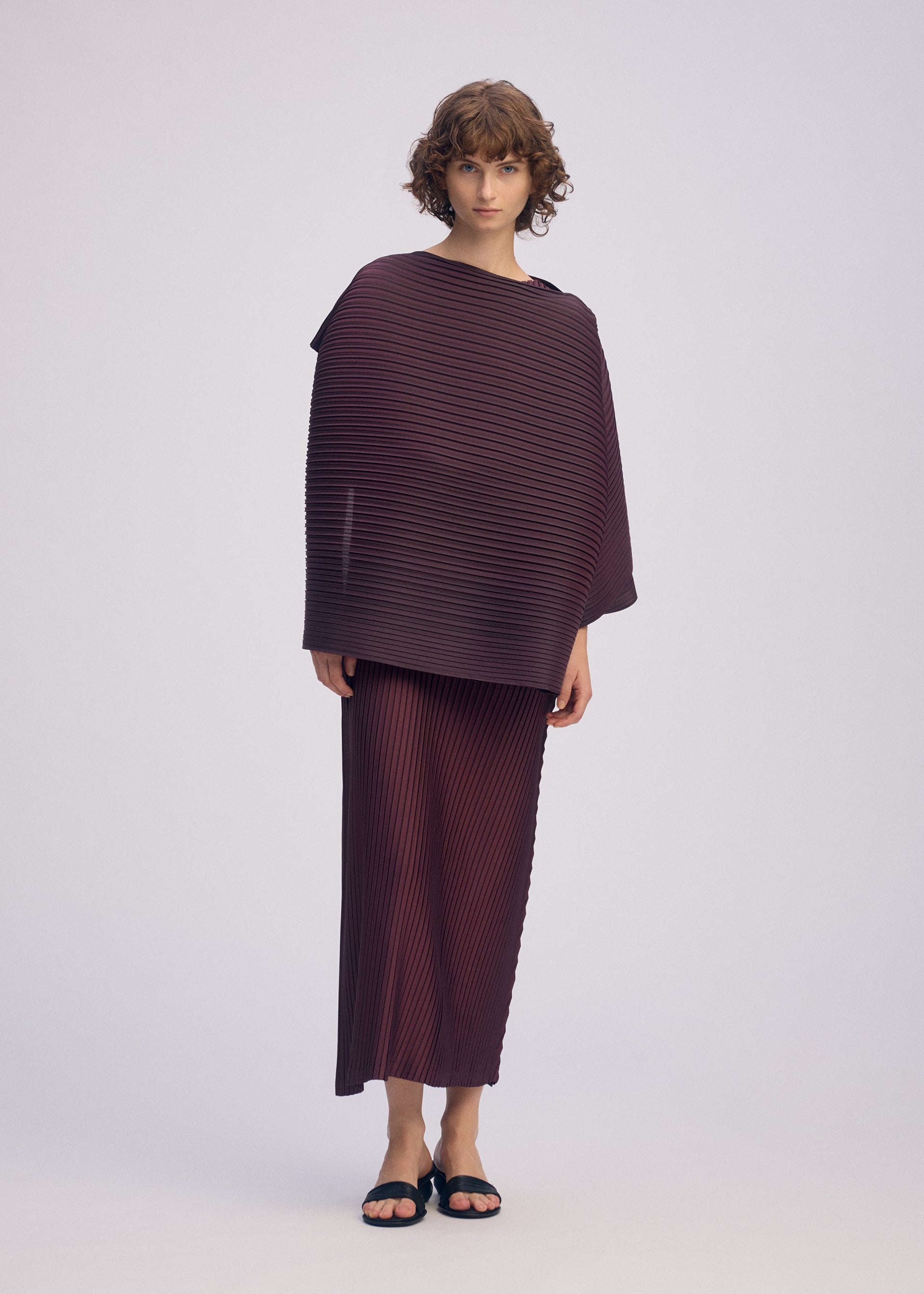 PLEATED ON PLEATS – isseymiyake.com PLEATED ON PLEATS – isseymiyake.com