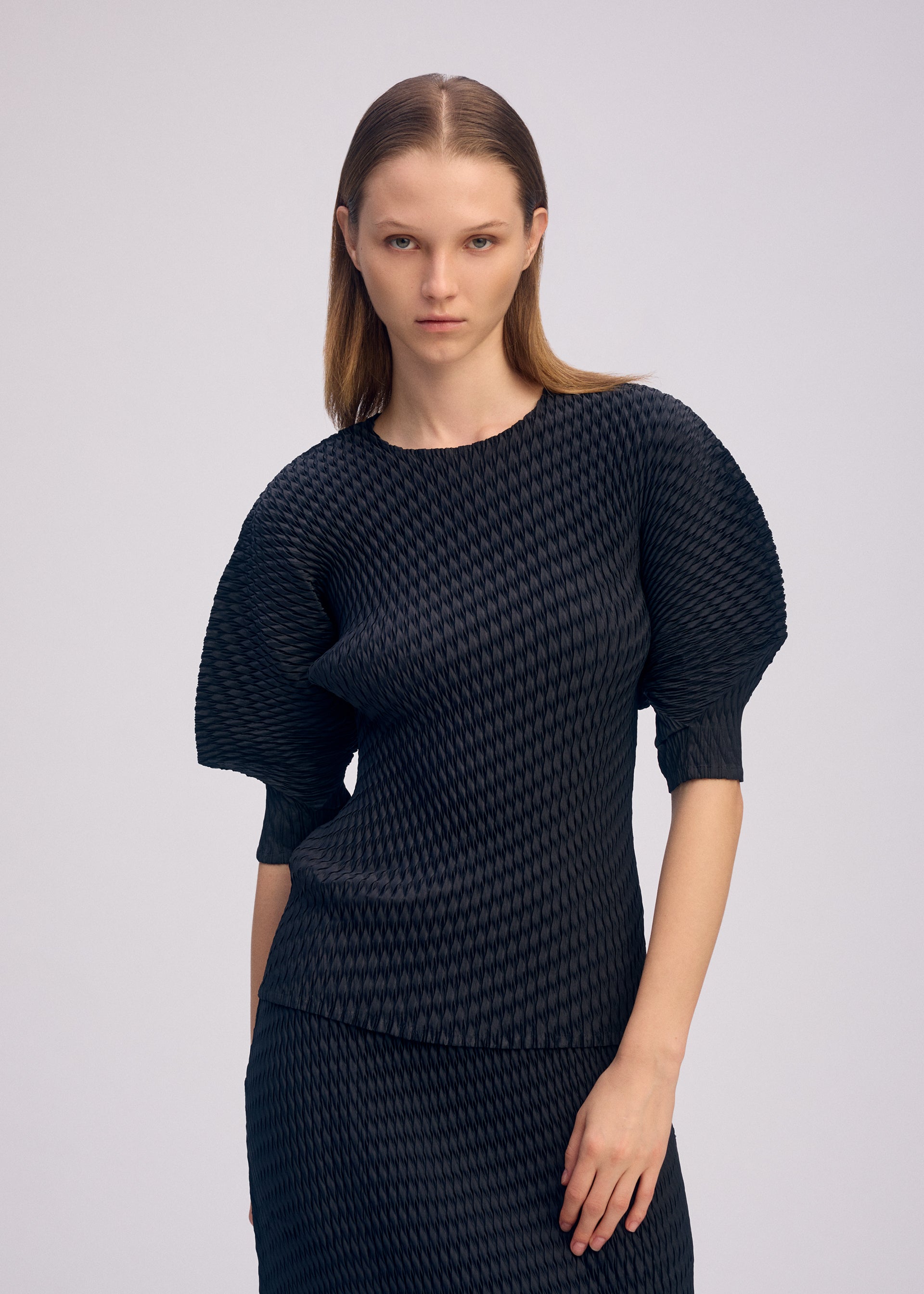 SLEEK PLEATS – isseymiyake.com