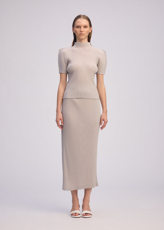 BOX SHOULDER PLEATS、ウィメンズ_トップス_トップ、着用画像1