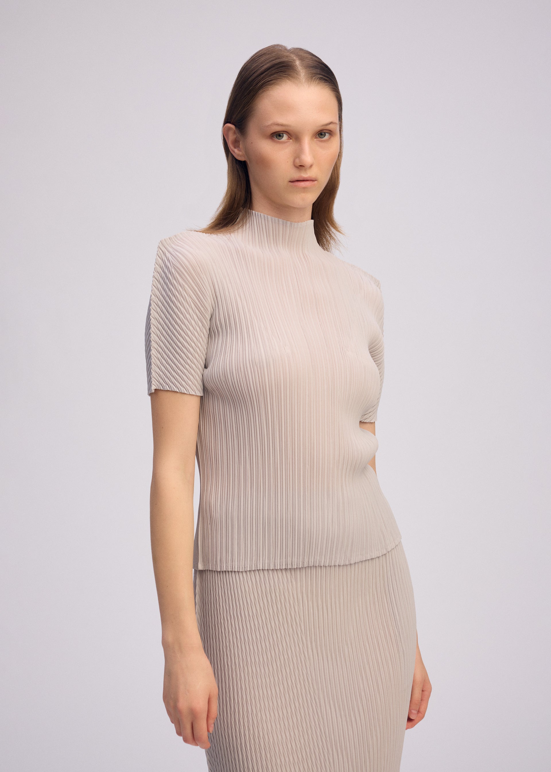 ひとめぼれ BOX SHOULDER PLEATS – isseymiyake.com
