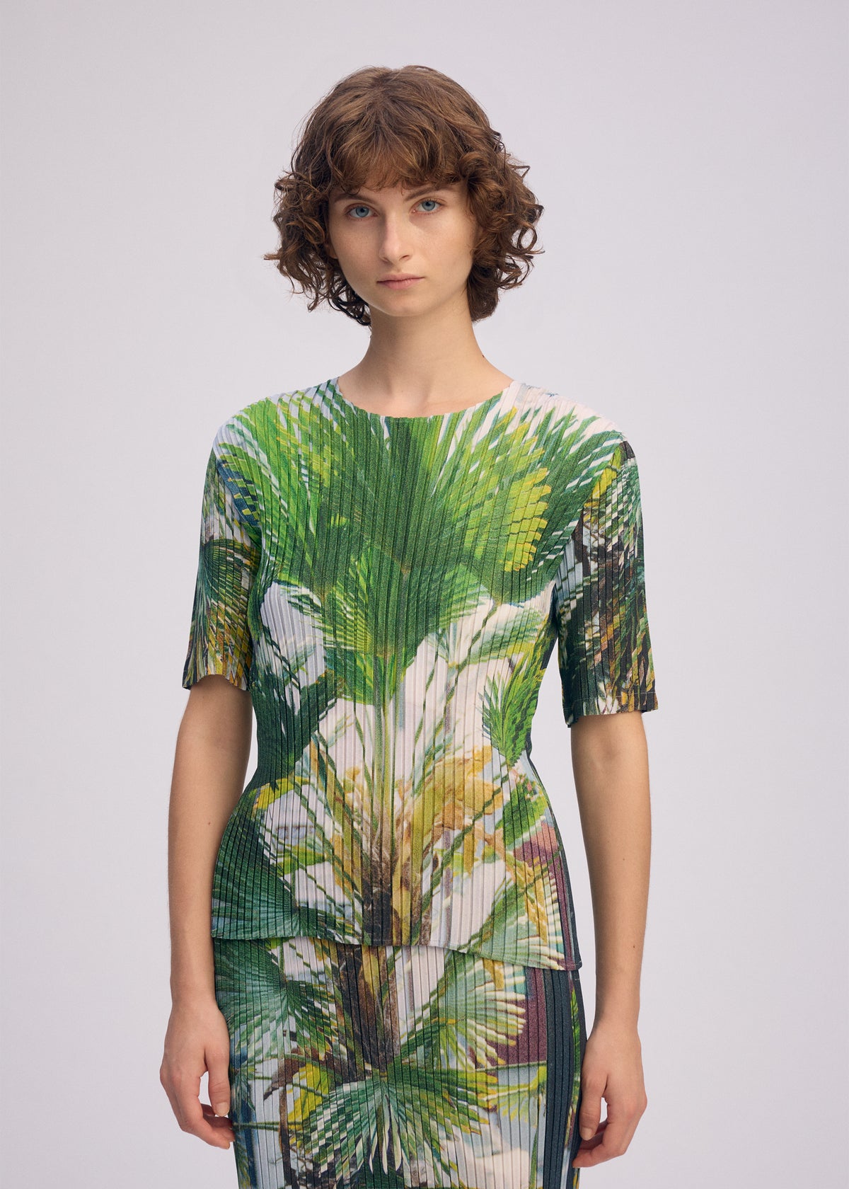 URBAN JUNGLE PLEATS、ウィメンズ_トップス_トップ、着用画像3