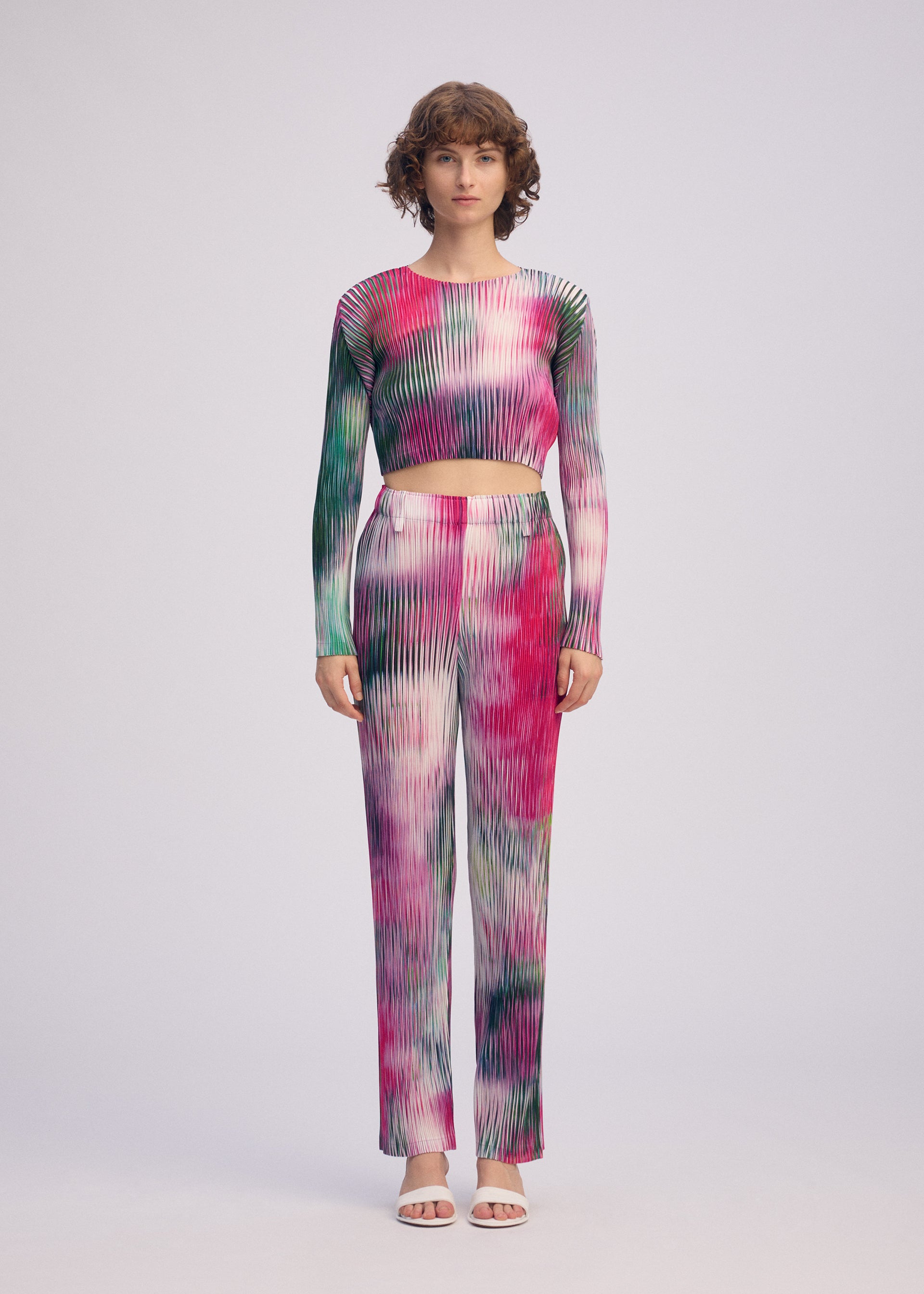 ウィメンズ／トップス – isseymiyake.com