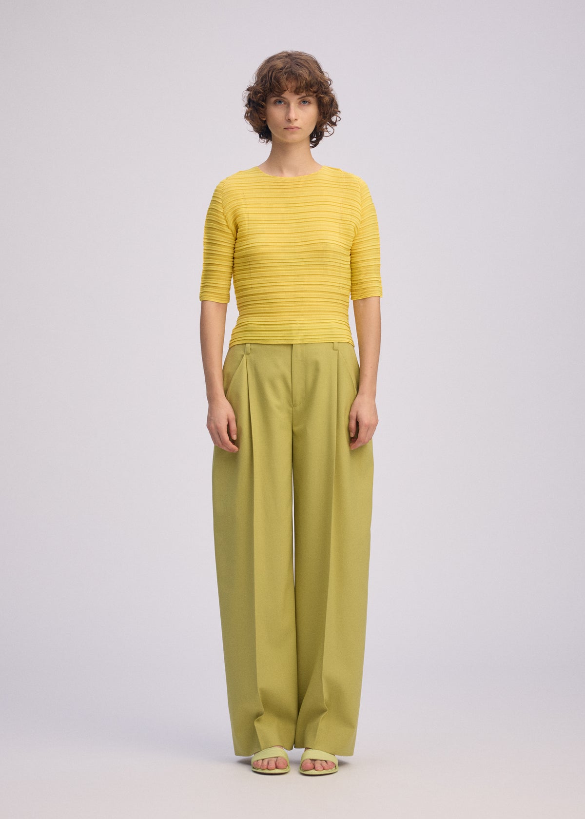 JIGGLY PLEATS、ウィメンズ_トップス_トップ、着用画像1