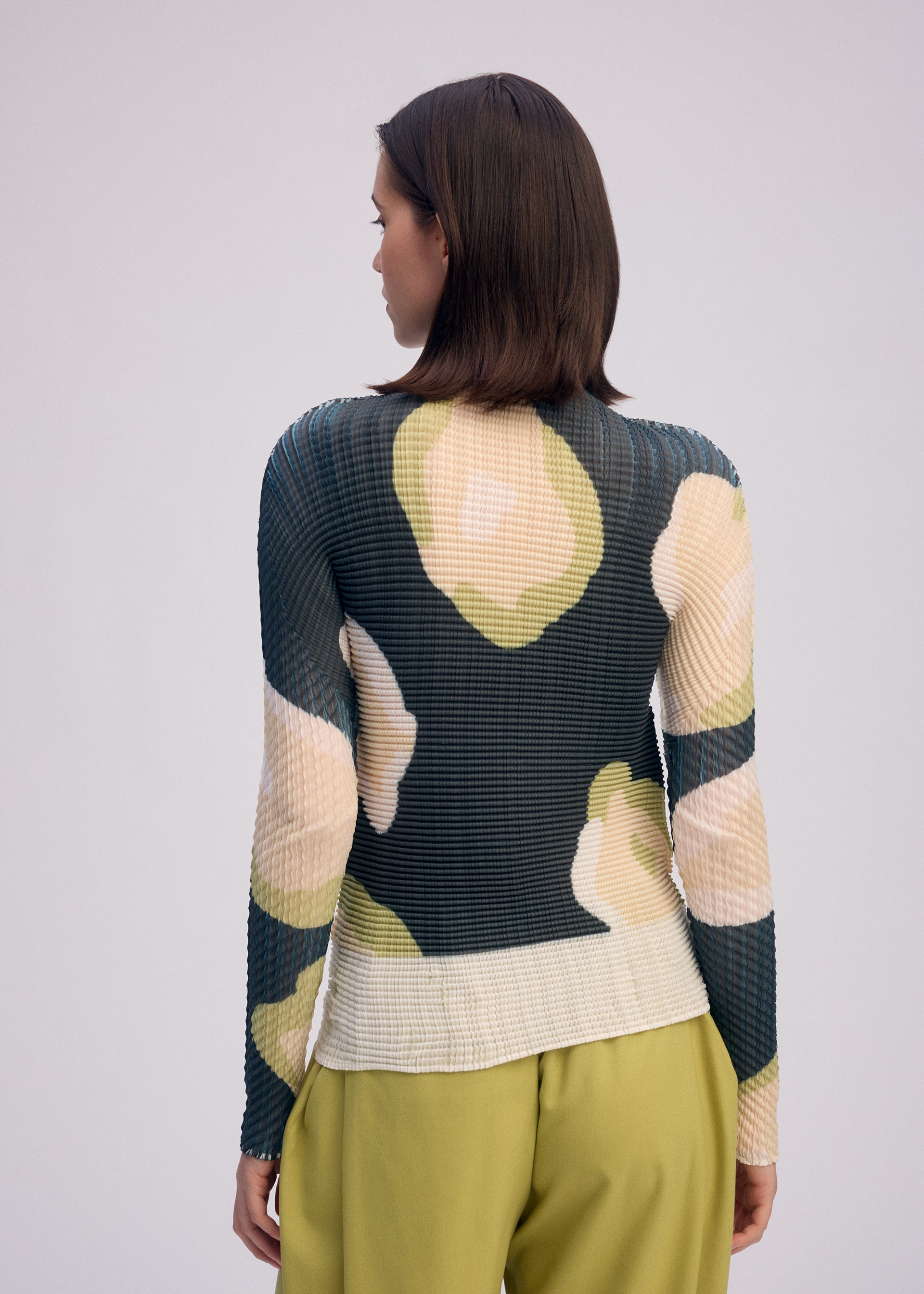 VERVE PLEATS TOP – isseymiyake.com