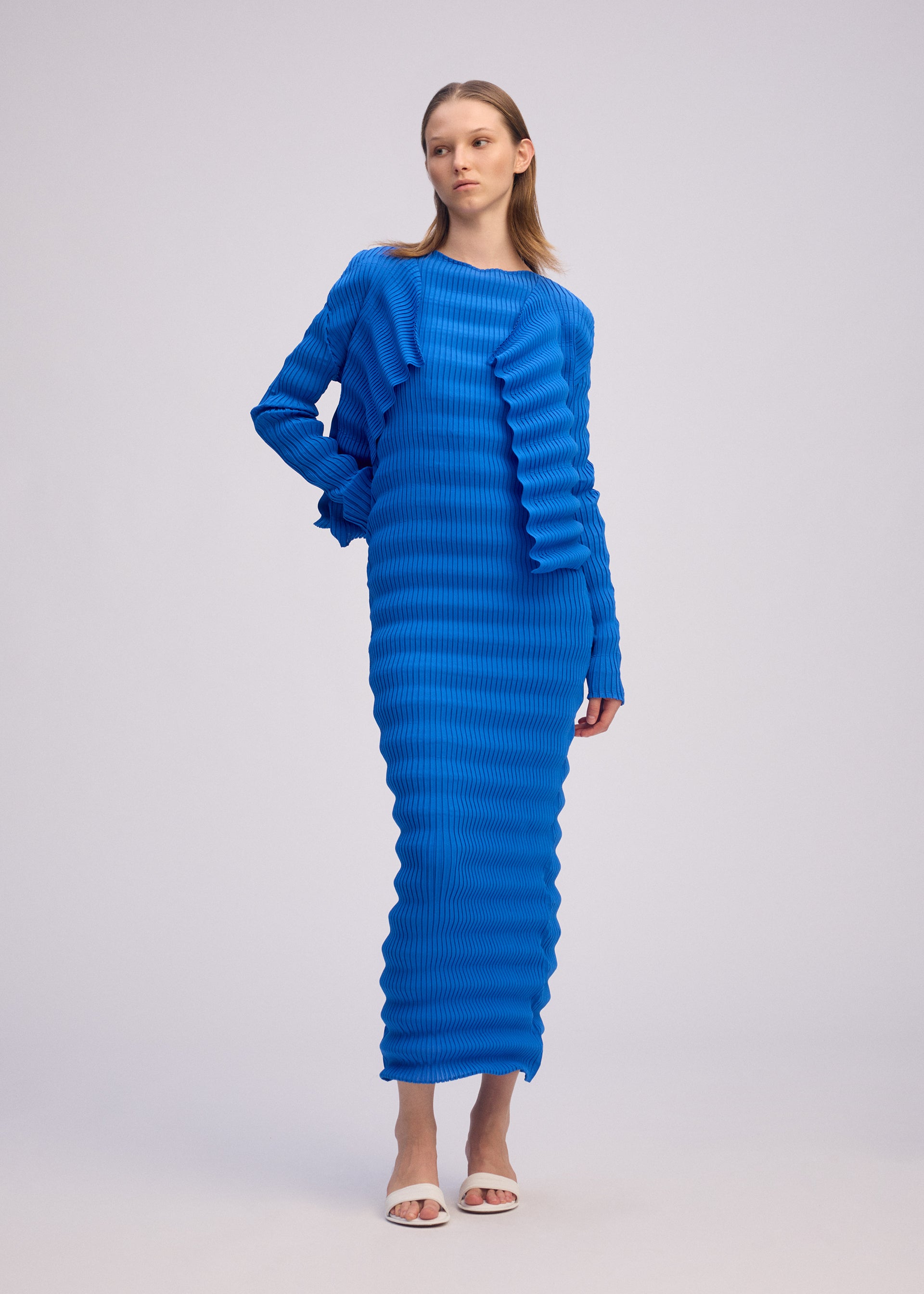 メデコ　くっつきませんカラ　ブルー SPRING PLEATS – isseymiyake.com