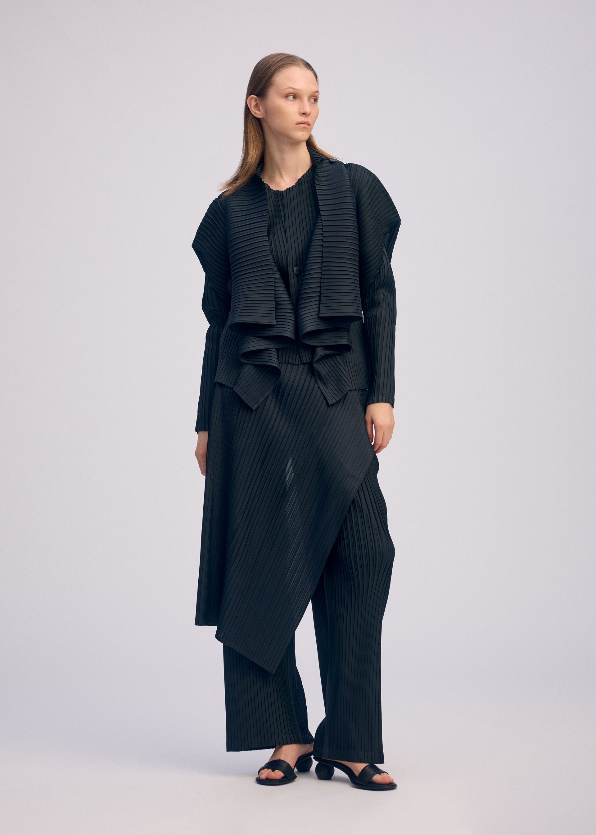 PLEATED ON PLEATS、ウィメンズ_トップス_カーディガン、着用画像2