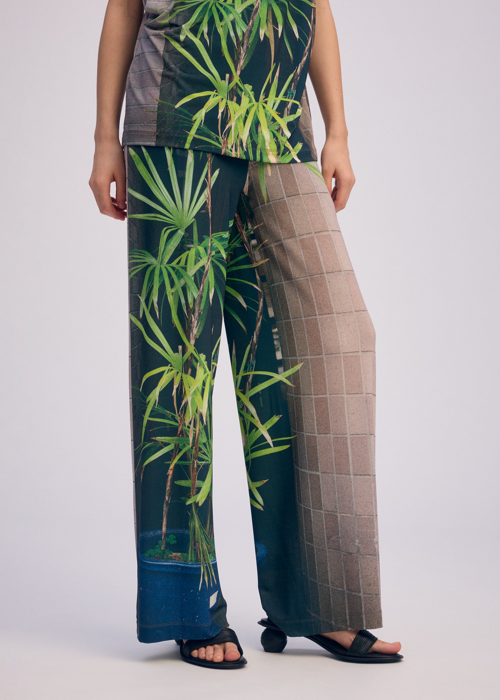 URBAN JUNGLE JERSEY、ウィメンズ_パンツ、着用画像3