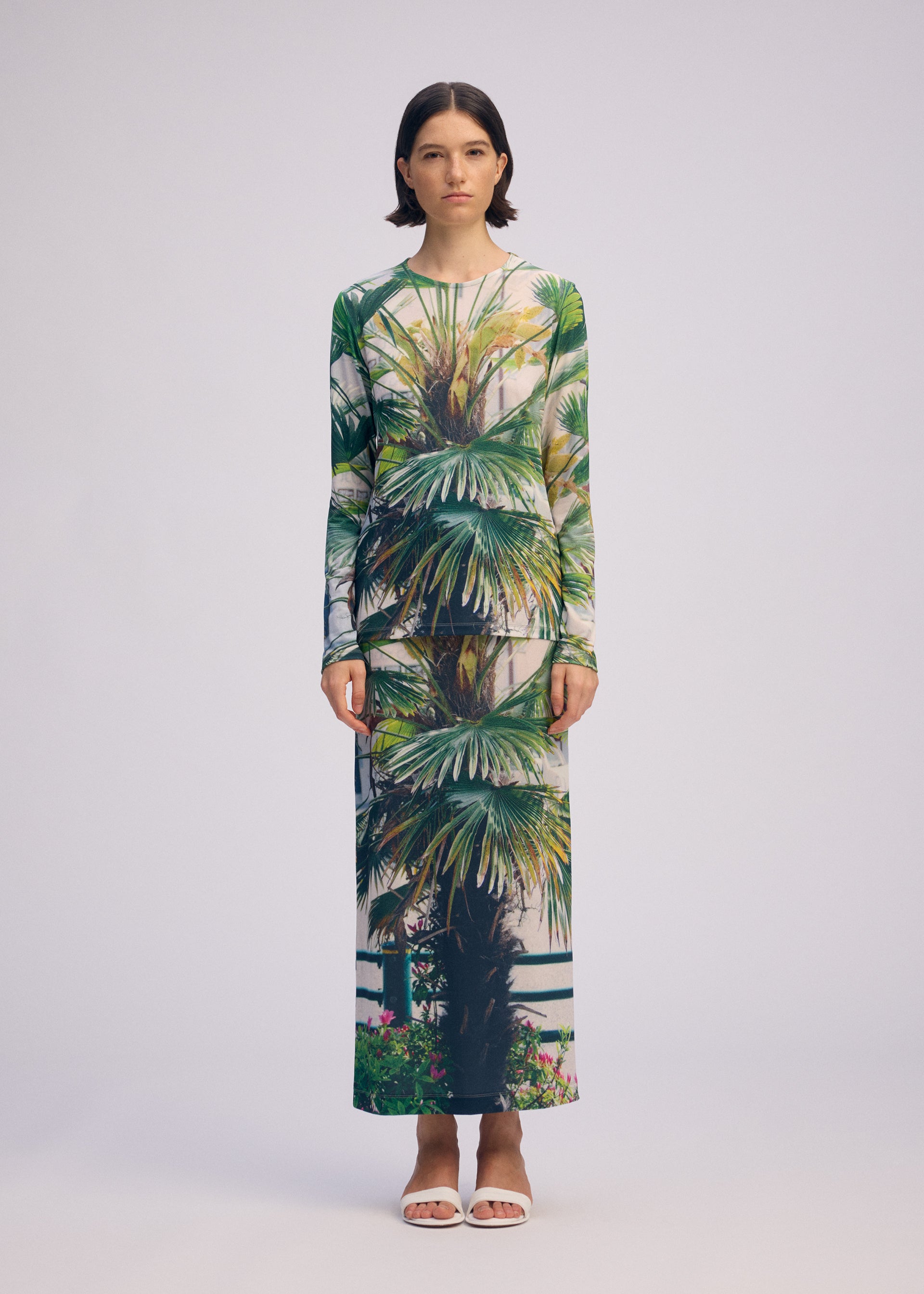 ウィメンズ／トップス – Page 3 – isseymiyake.com