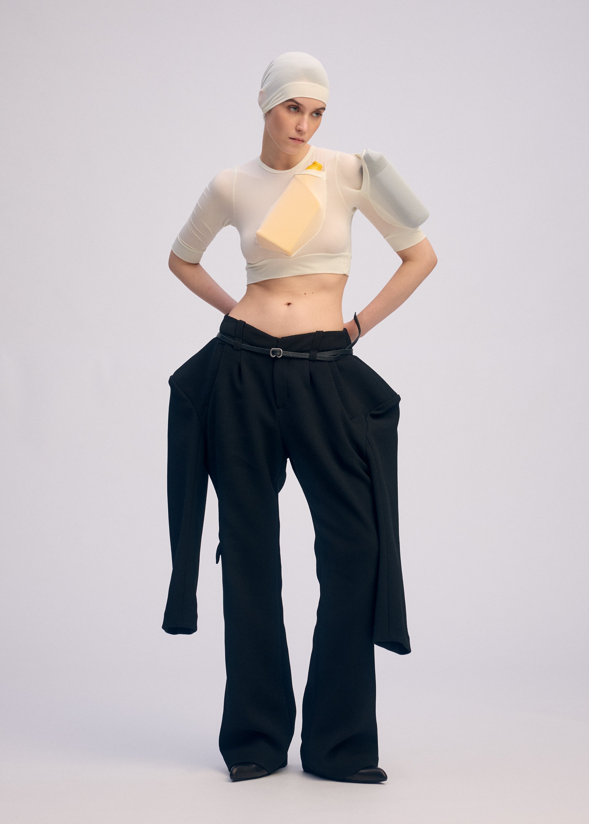 A SHOPPER'S BODY – isseymiyake.com