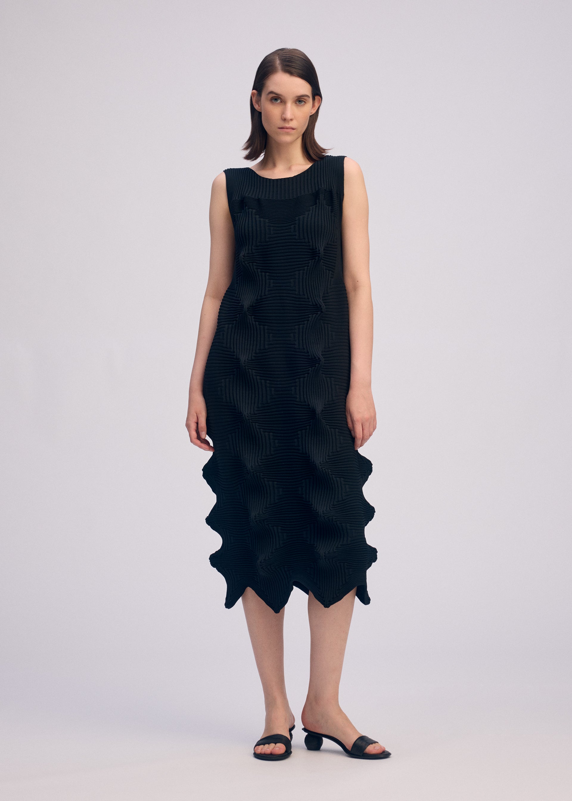 ISSEY MIYAKE / イッセイミヤケ | 2023SS | LINKAGE リンケージ / ノースリーブ ニット トップス | 2 | ブラウン/ブラック | レディース LINKAGE – isseymiyake.com