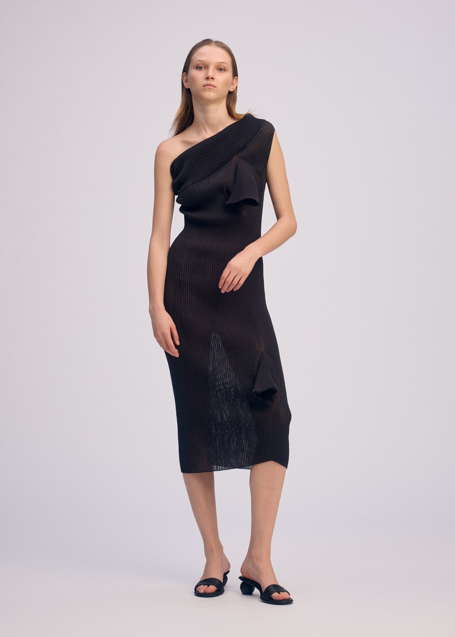 ADVENTITIOUS：HIGH-NECKS – isseymiyake.com