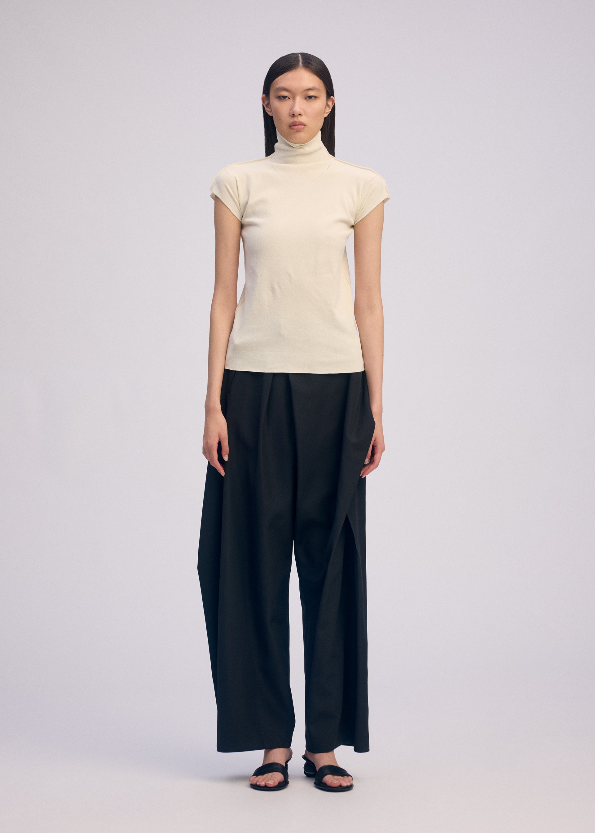 ウィメンズ／トップス／トップ – isseymiyake.com