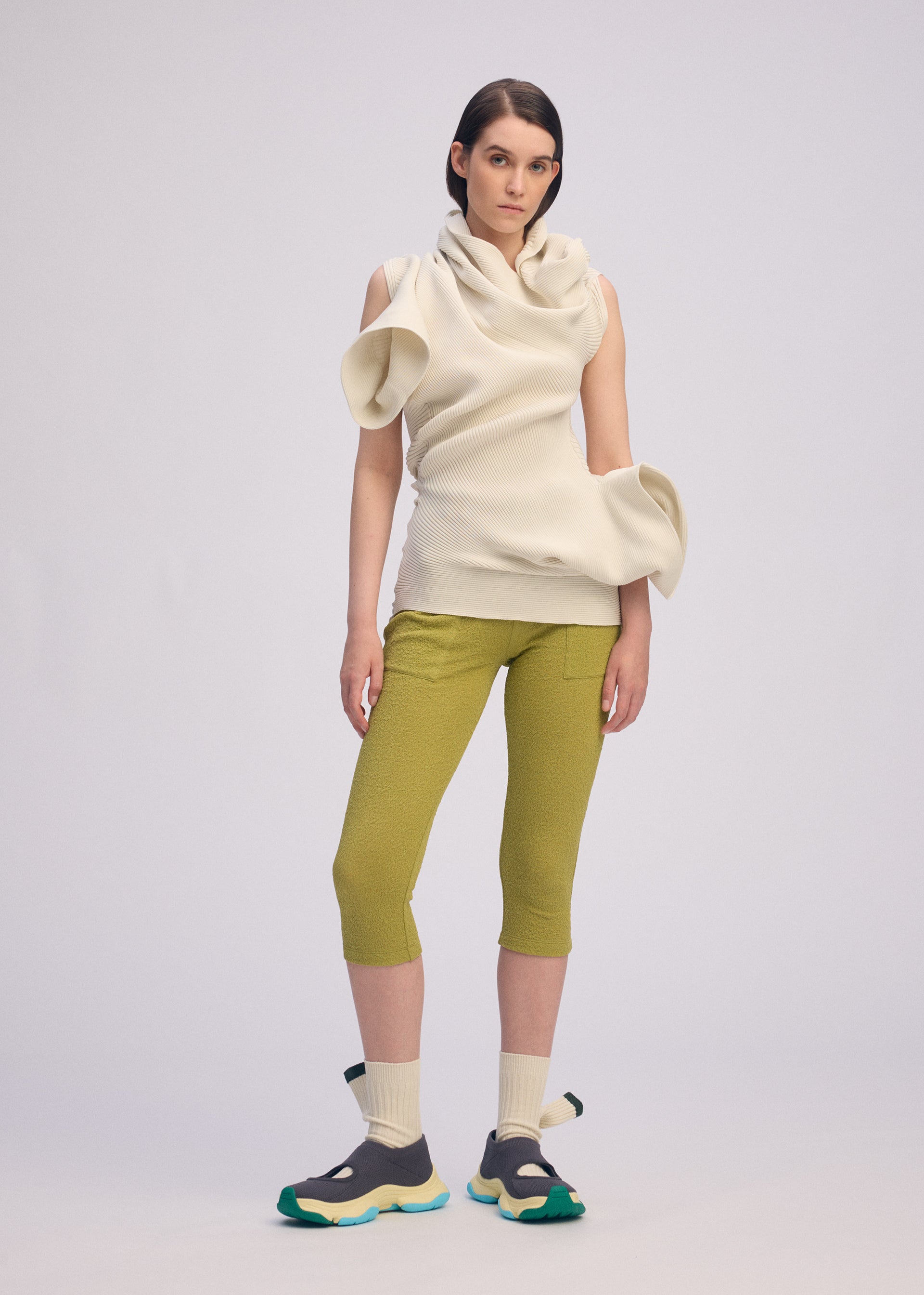 ウィメンズ／トップス – Page 5 – isseymiyake.com