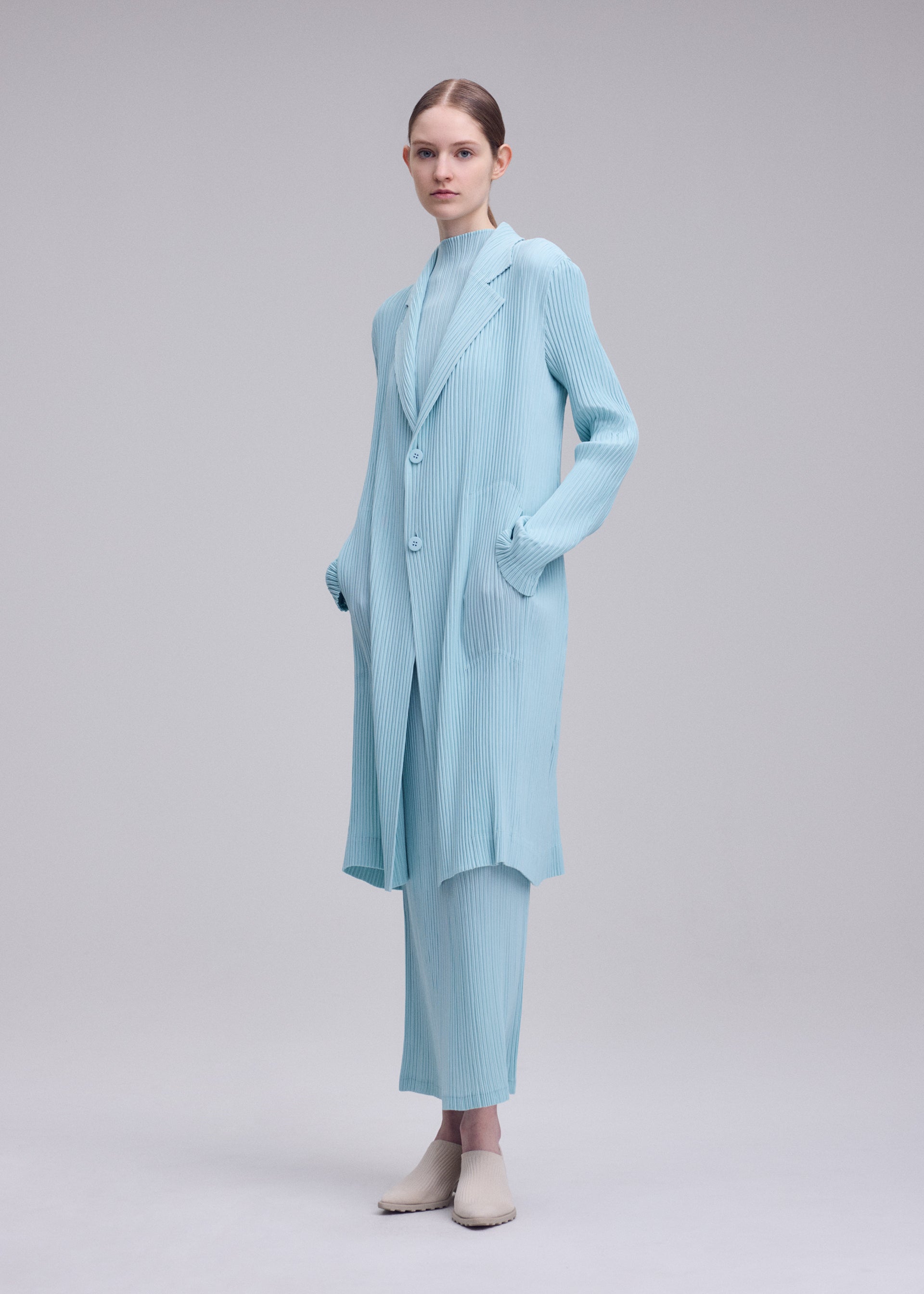 HATCHING PLEATS – isseymiyake.com