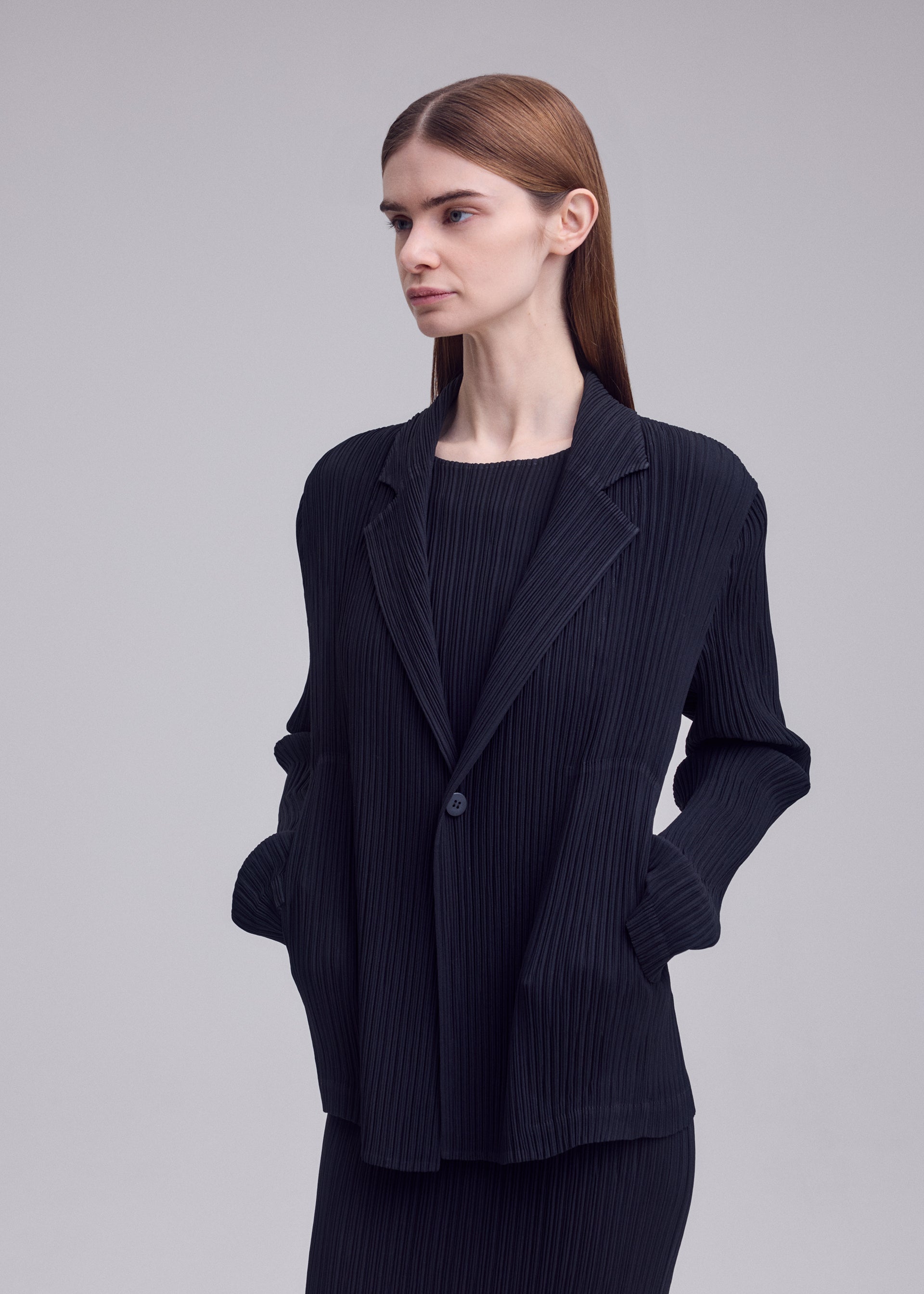 HATCHING PLEATS – isseymiyake.com