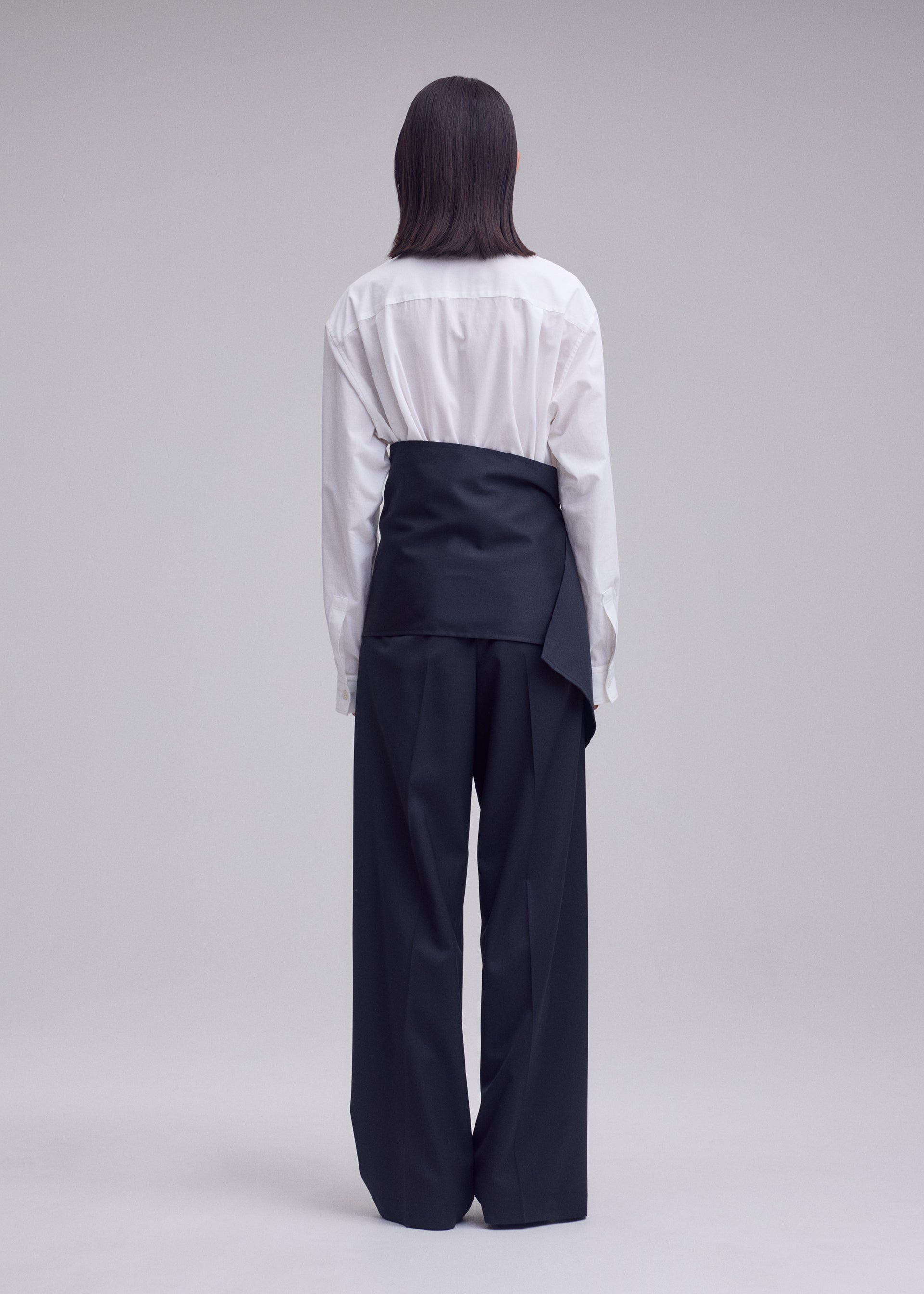 LUSTROUS WOOL PANTS、ウィメンズ_パンツ、着用画像2
